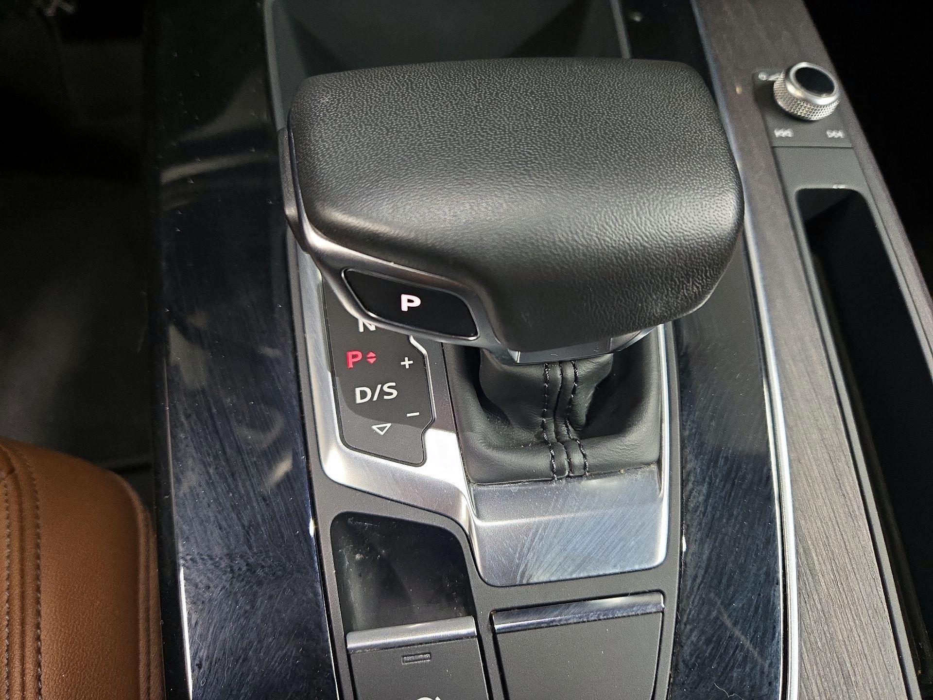 Thumbnail: 2023 Audi Q5 - 17