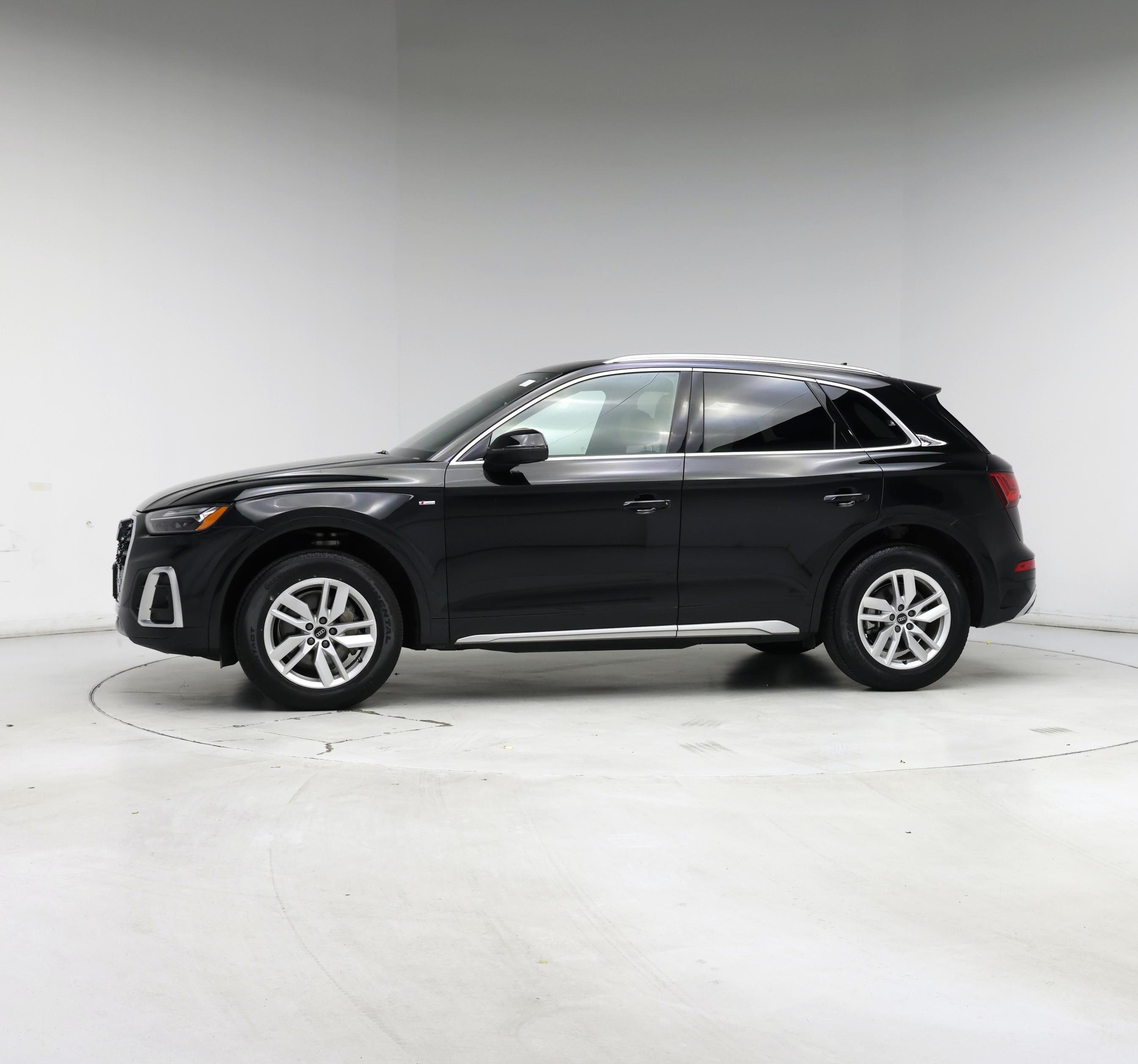 Thumbnail: 2023 Audi Q5 - 3