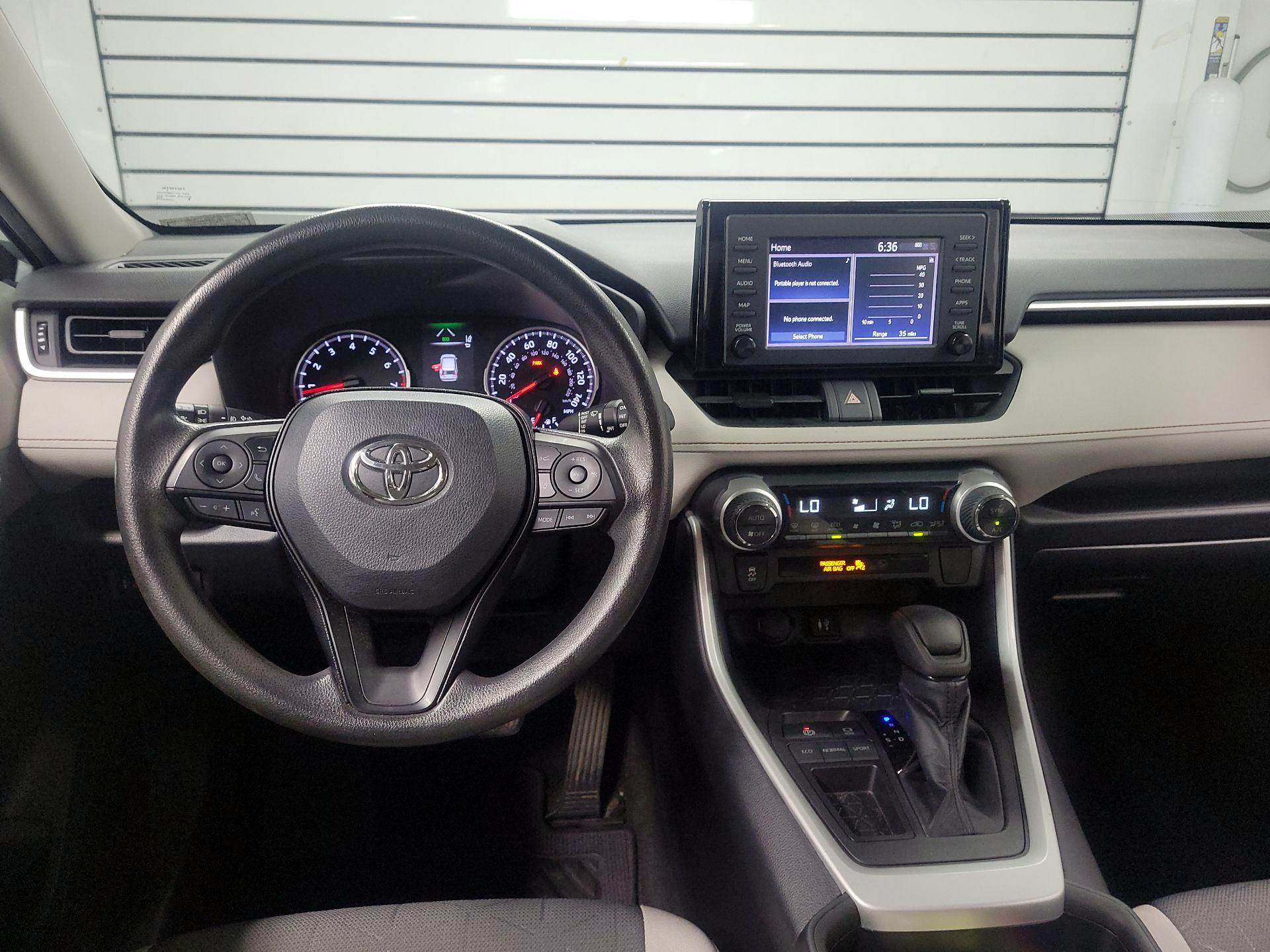 Thumbnail: 2019 Toyota RAV4 - 9