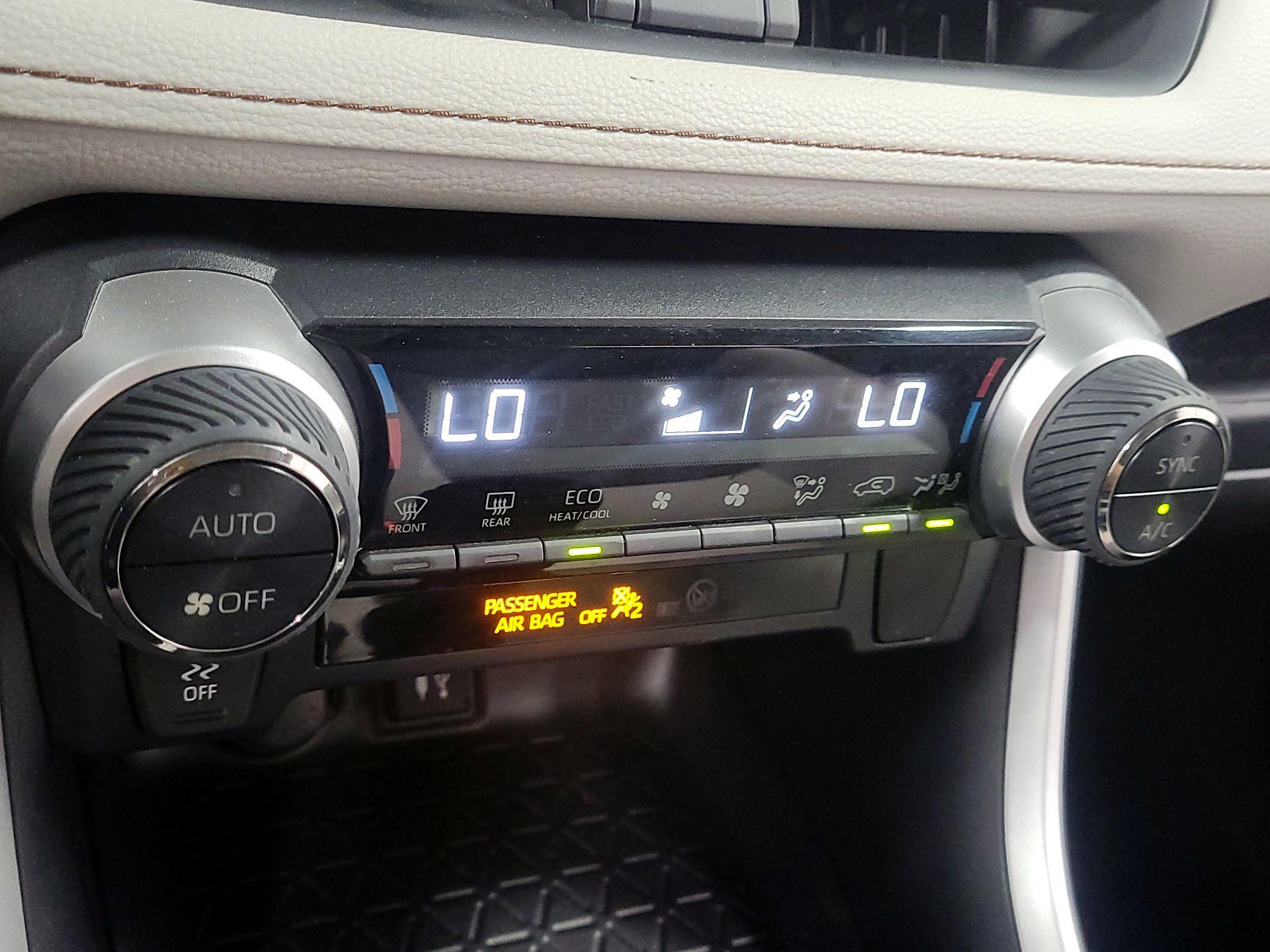 Thumbnail: 2019 Toyota RAV4 - 15