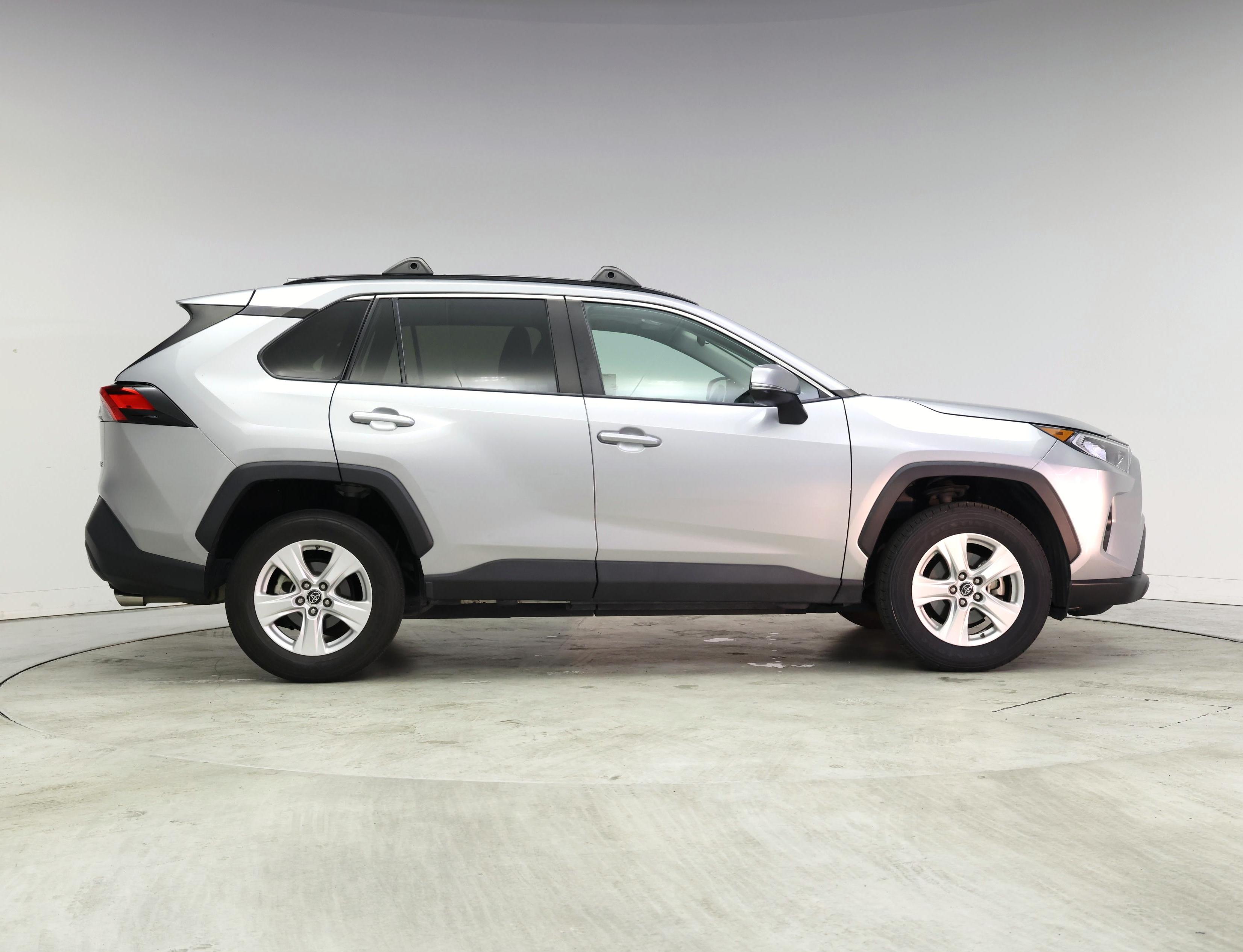 Thumbnail: 2019 Toyota RAV4 - 7