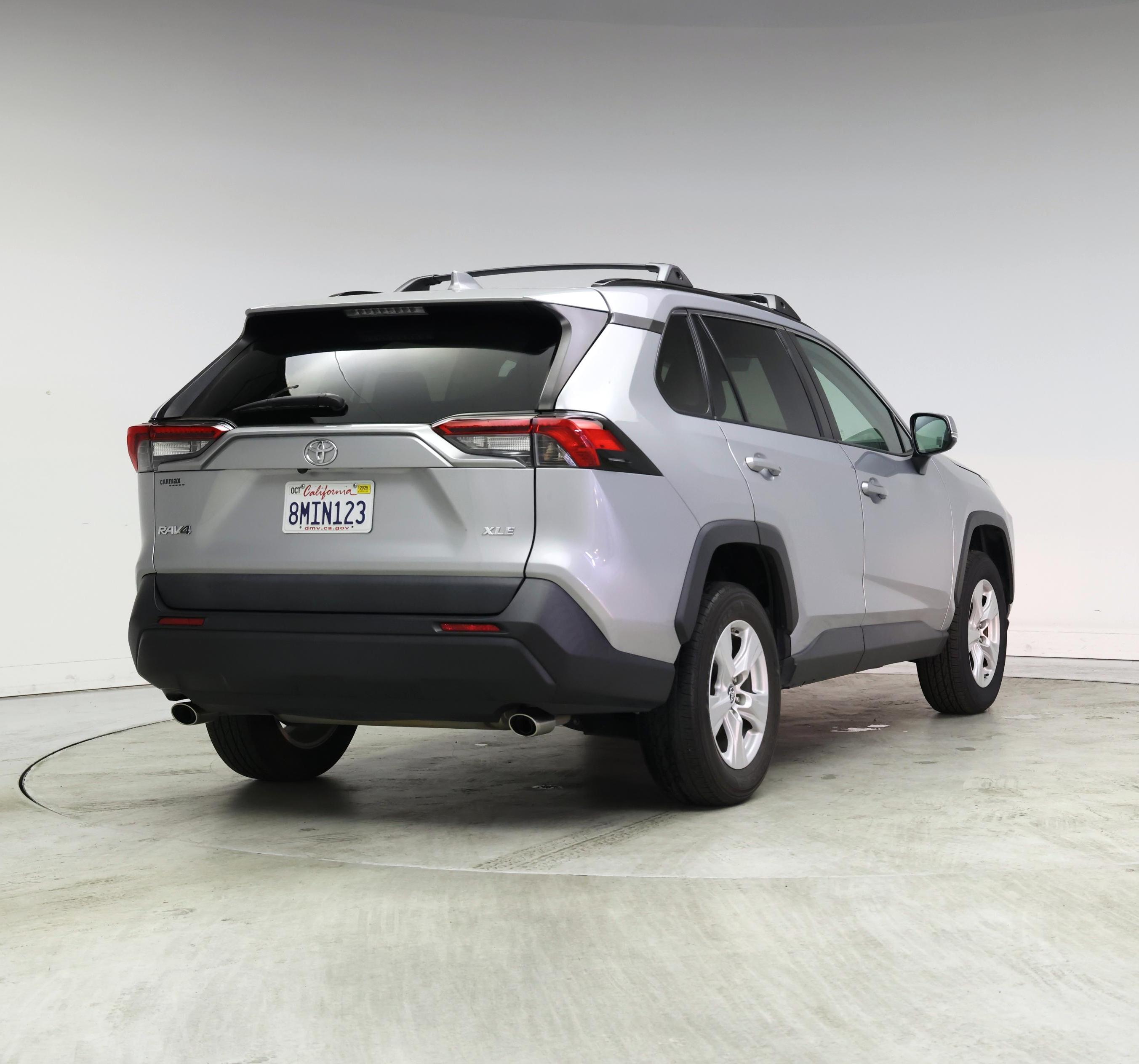 Thumbnail: 2019 Toyota RAV4 - 8