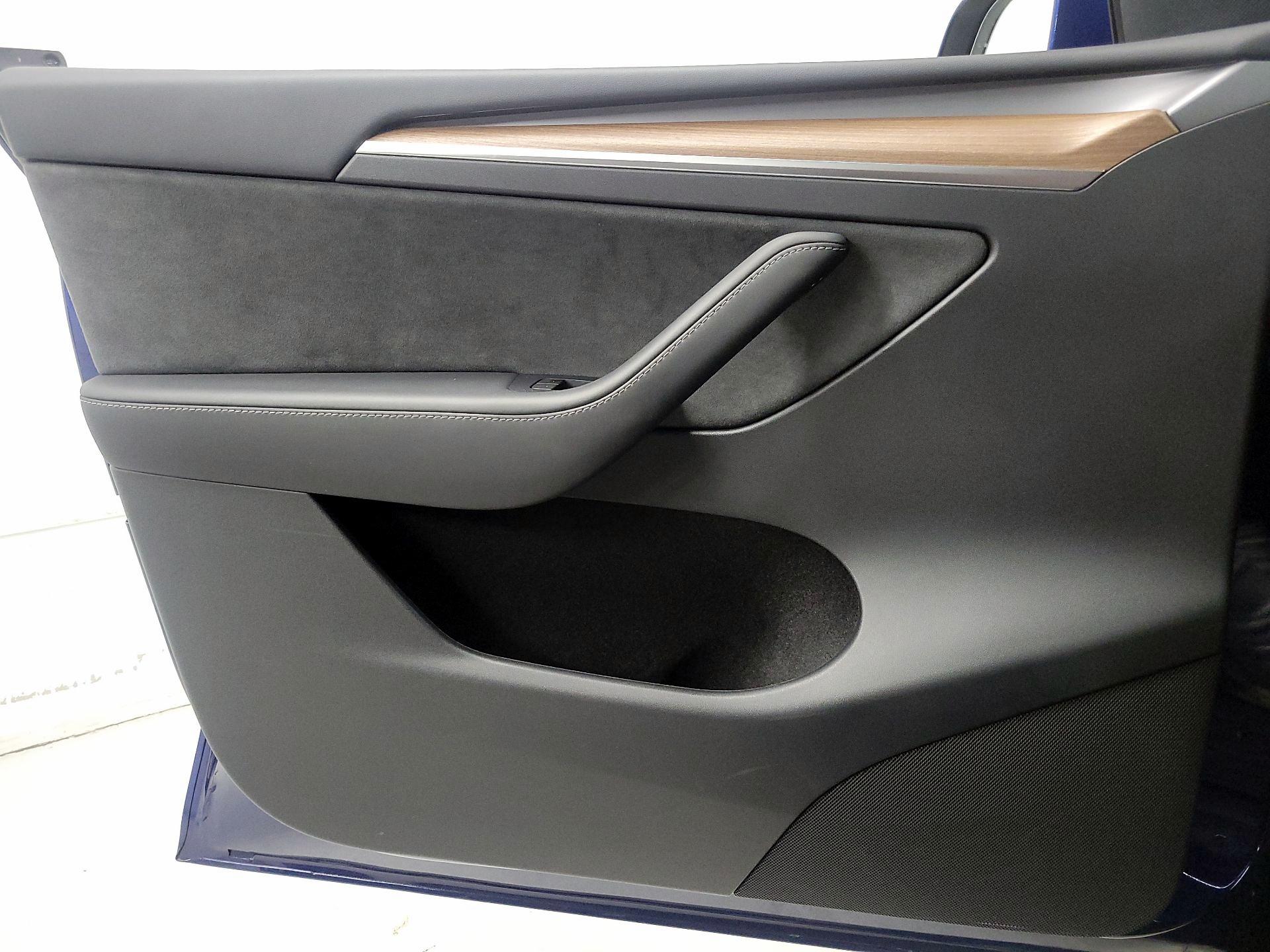 Thumbnail: 2023 Tesla Model Y - 12