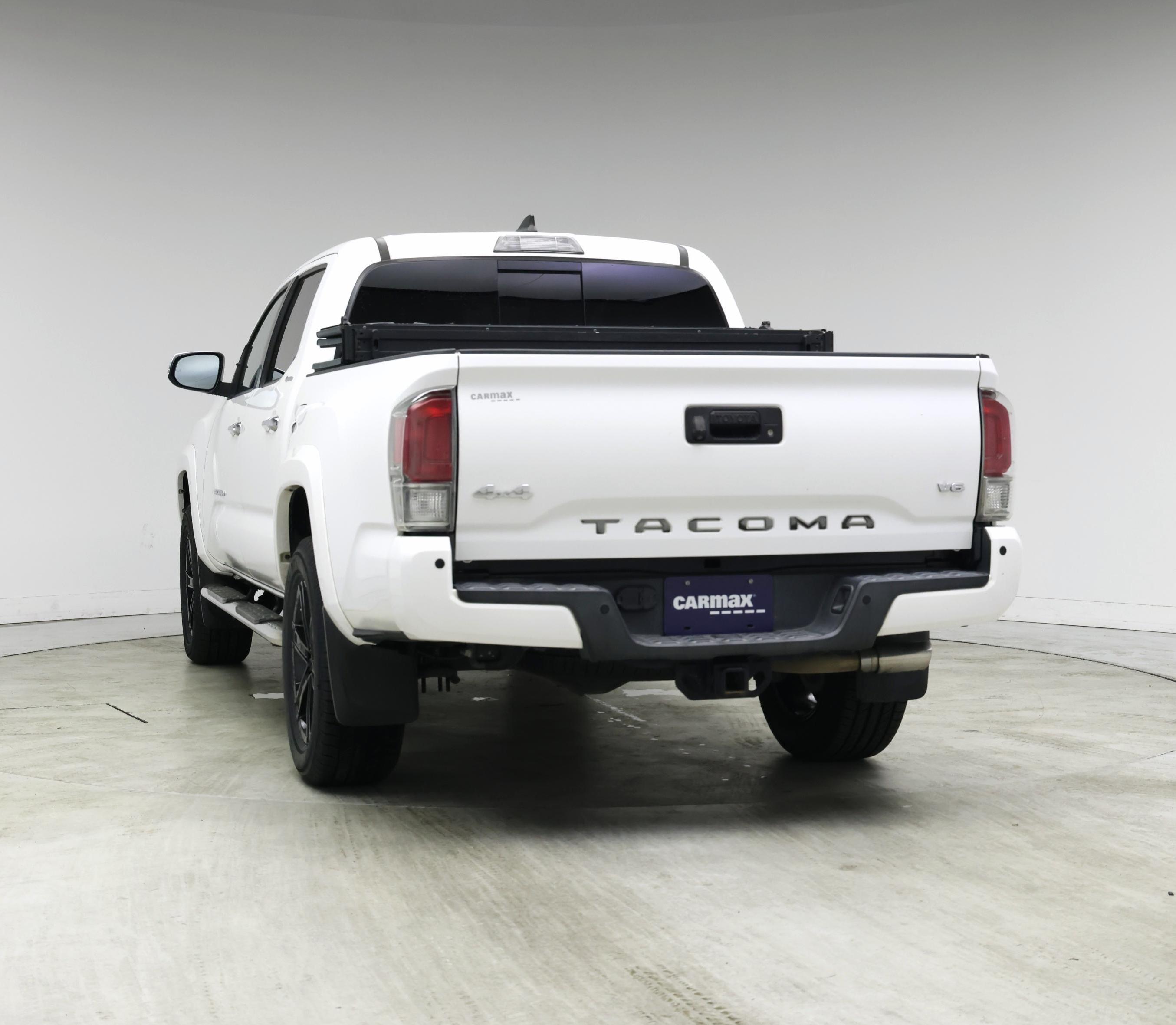 Thumbnail: 2017 Toyota Tacoma - 6