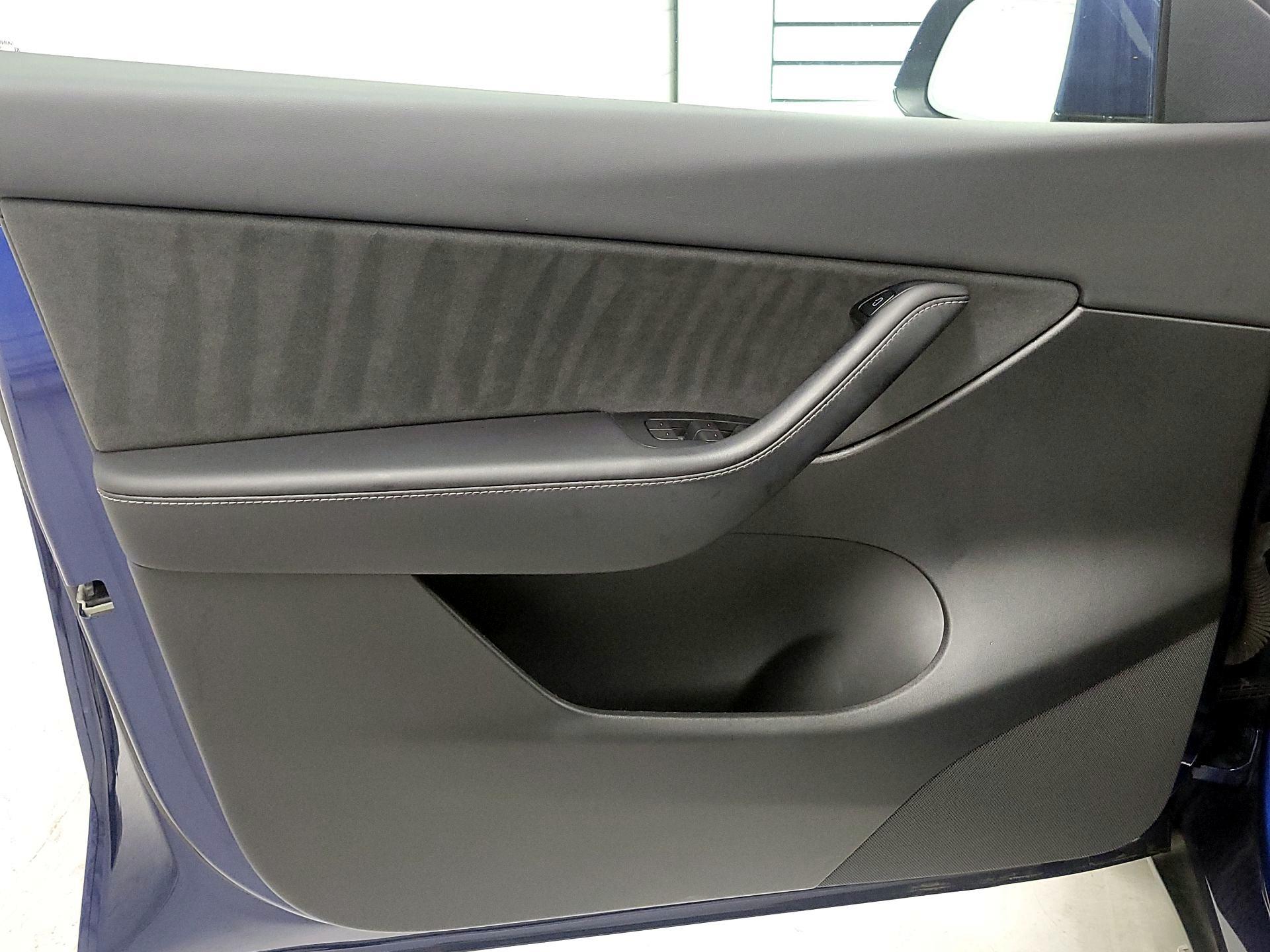 Thumbnail: 2022 Tesla Model Y - 12