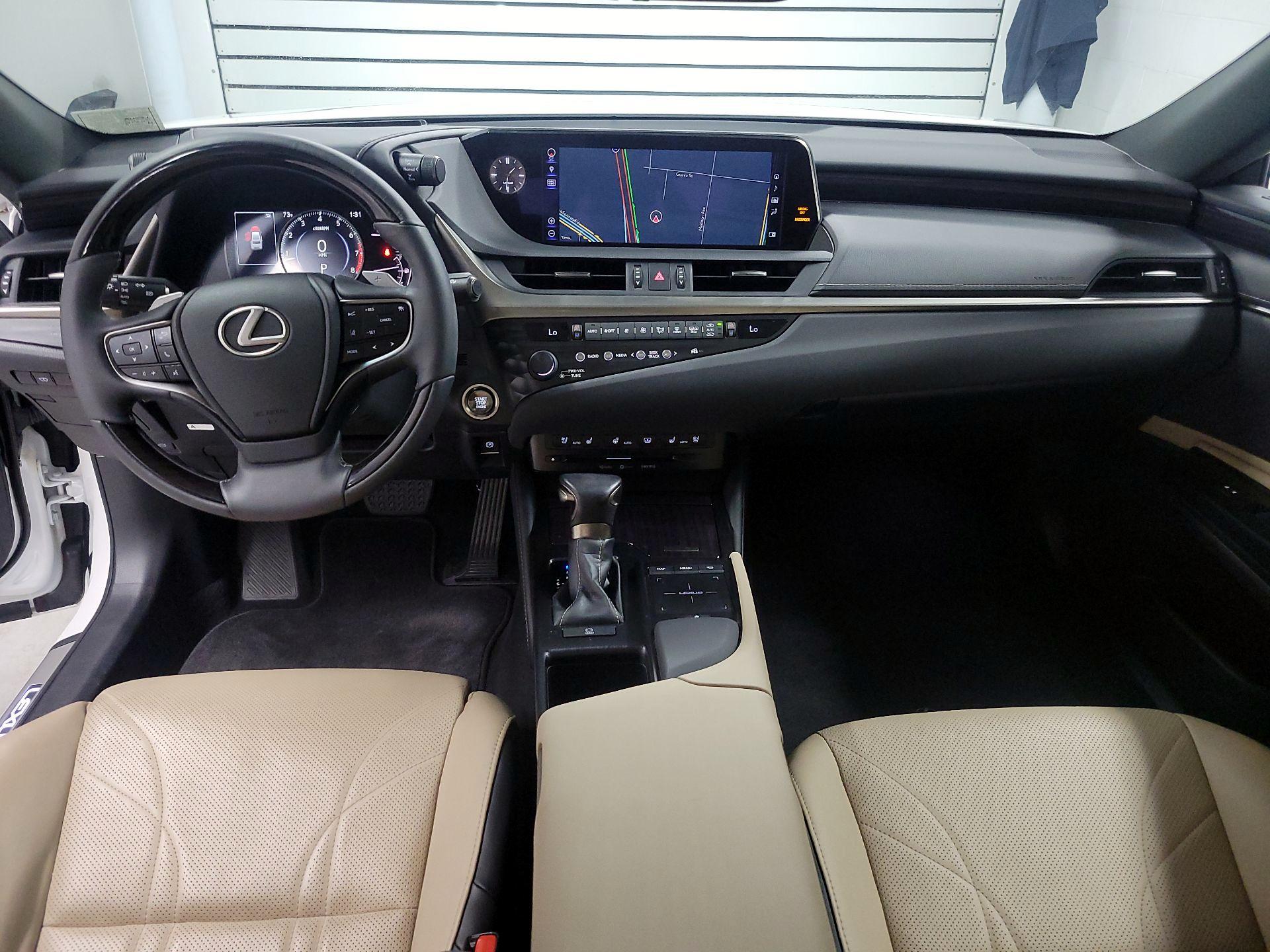 Thumbnail: 2019 Lexus ES - 9