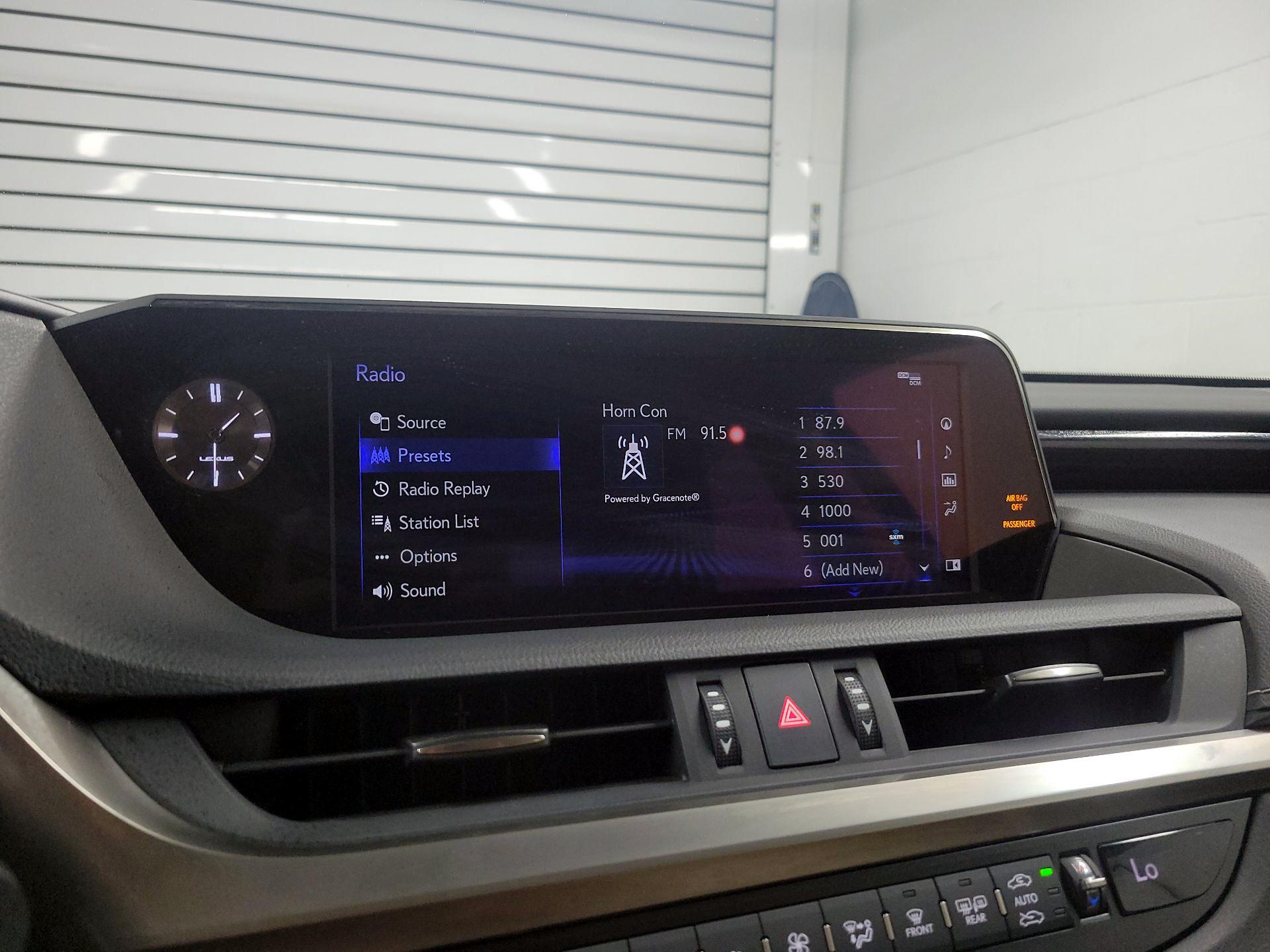 Thumbnail: 2019 Lexus ES - 16