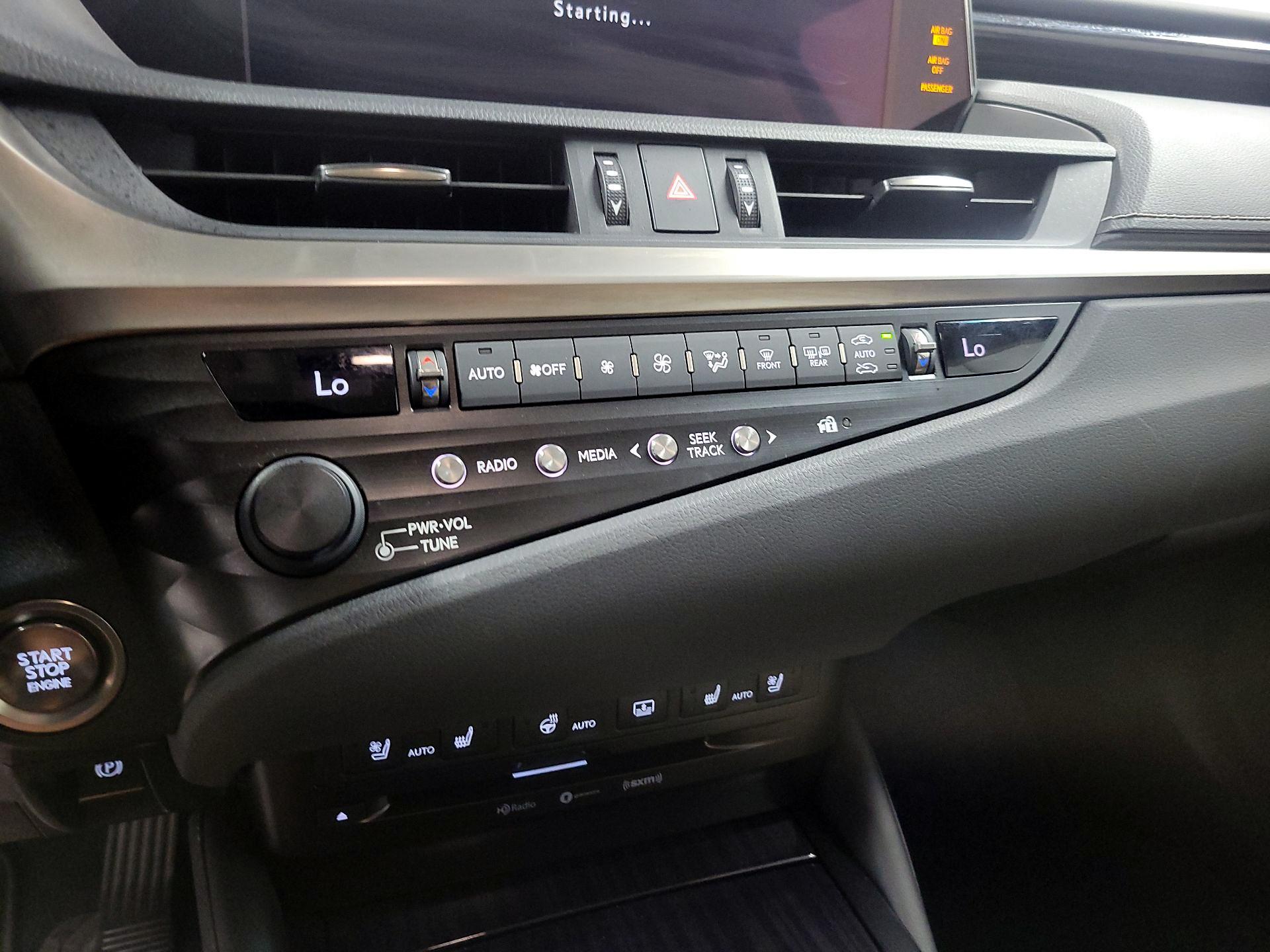 Thumbnail: 2019 Lexus ES - 17