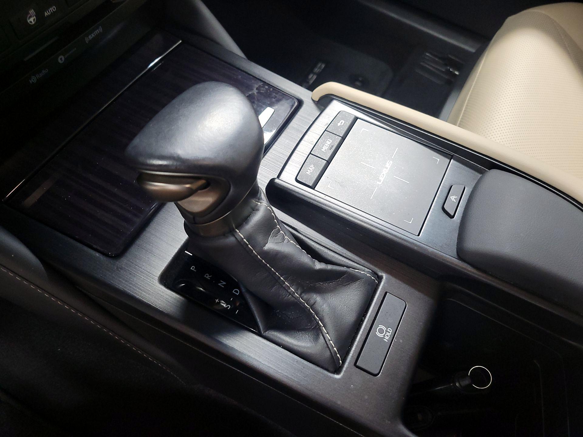Thumbnail: 2019 Lexus ES - 18