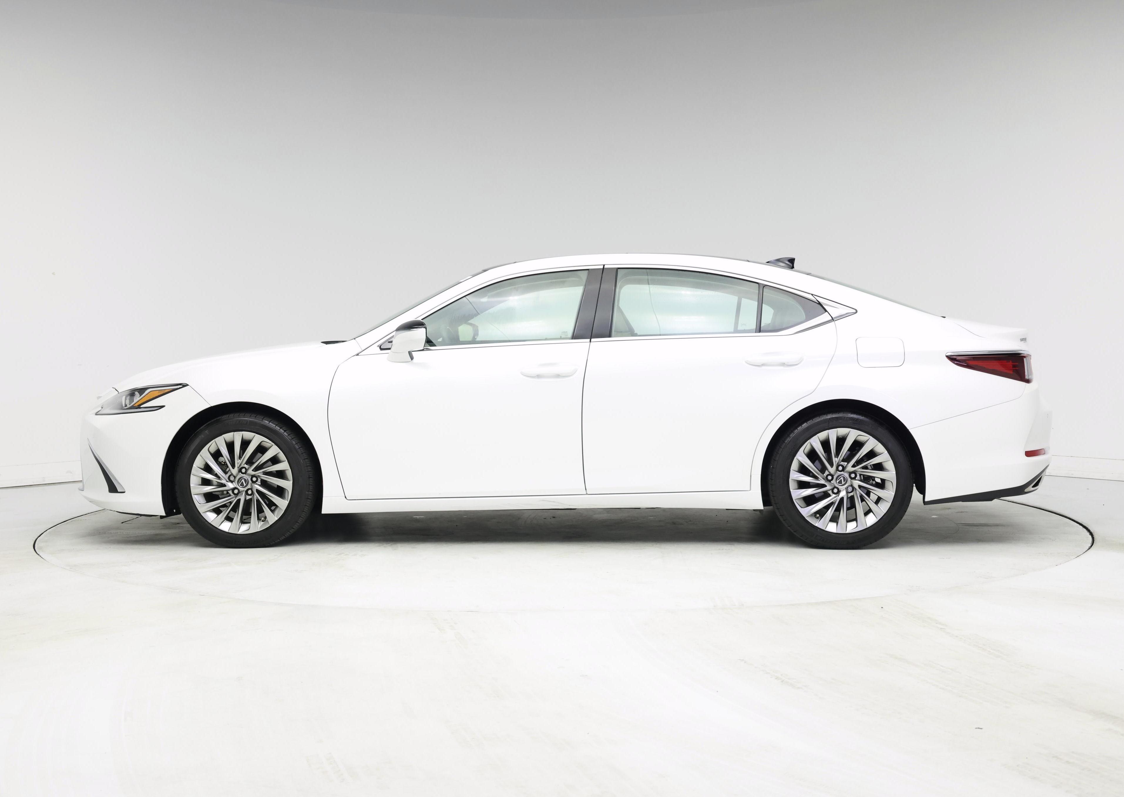 Thumbnail: 2019 Lexus ES - 3