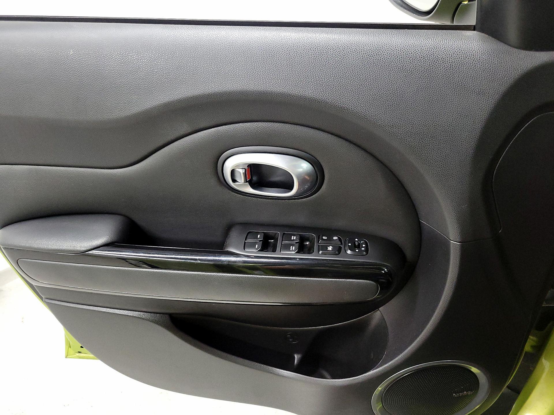 Thumbnail: 2015 Kia Soul - 12