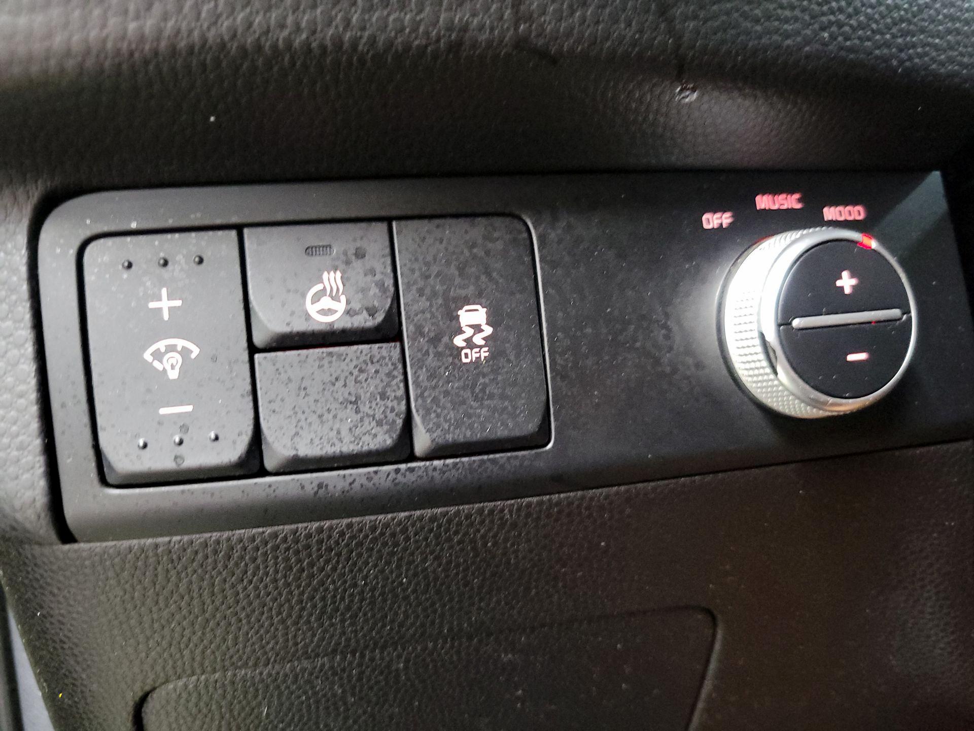 Thumbnail: 2015 Kia Soul - 13