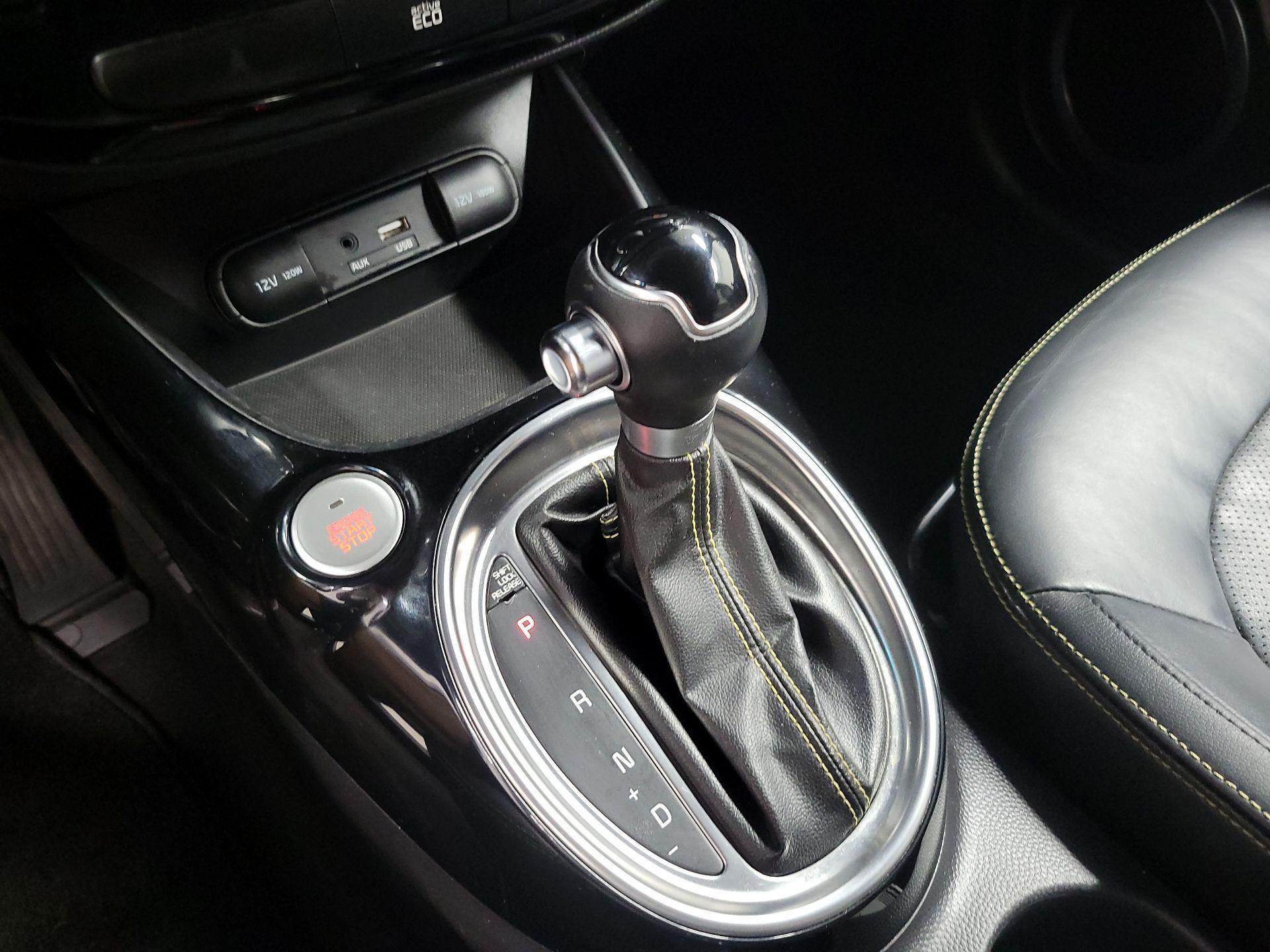 Thumbnail: 2015 Kia Soul - 18