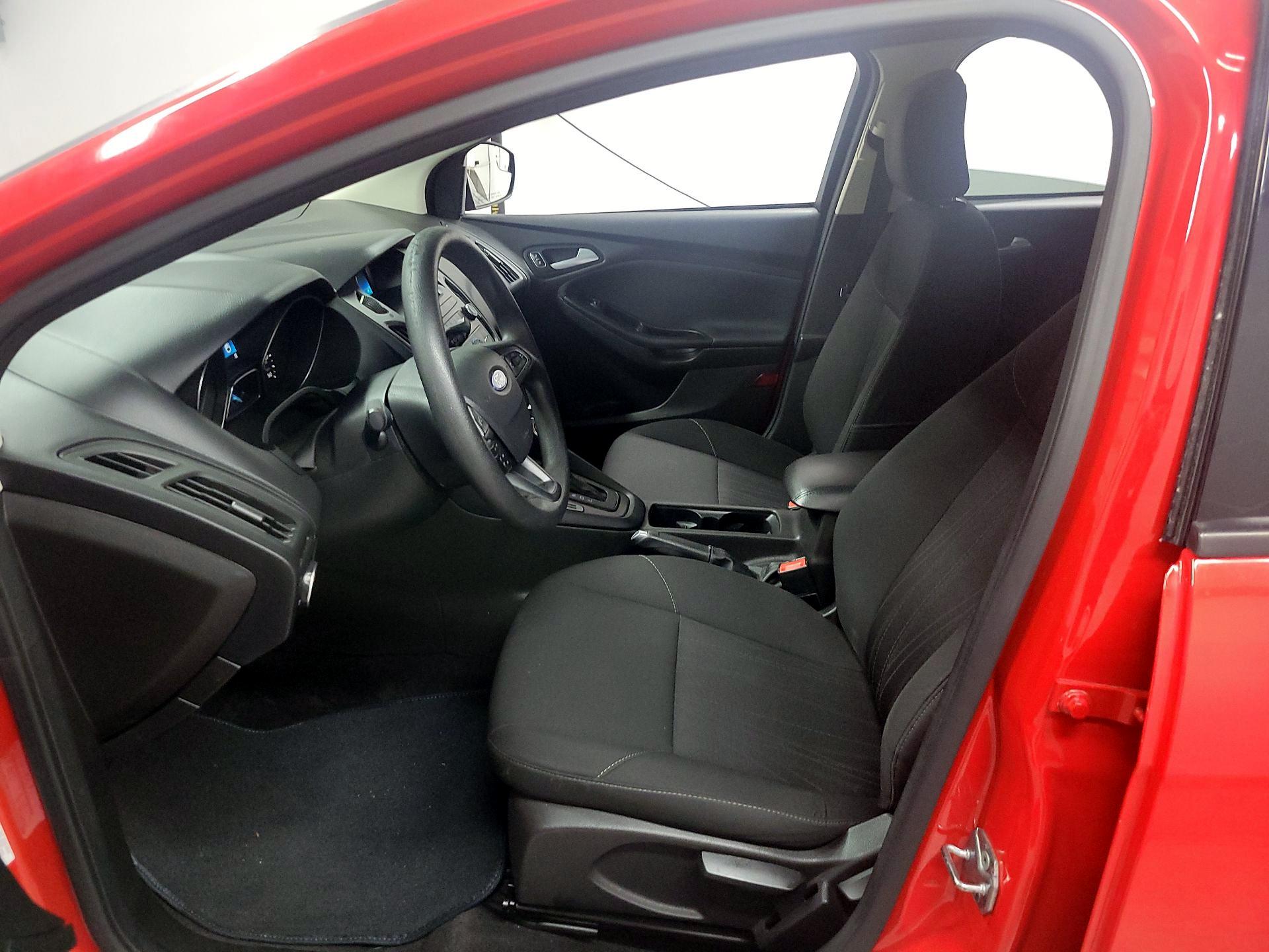 Thumbnail: 2016 Ford Focus - 11