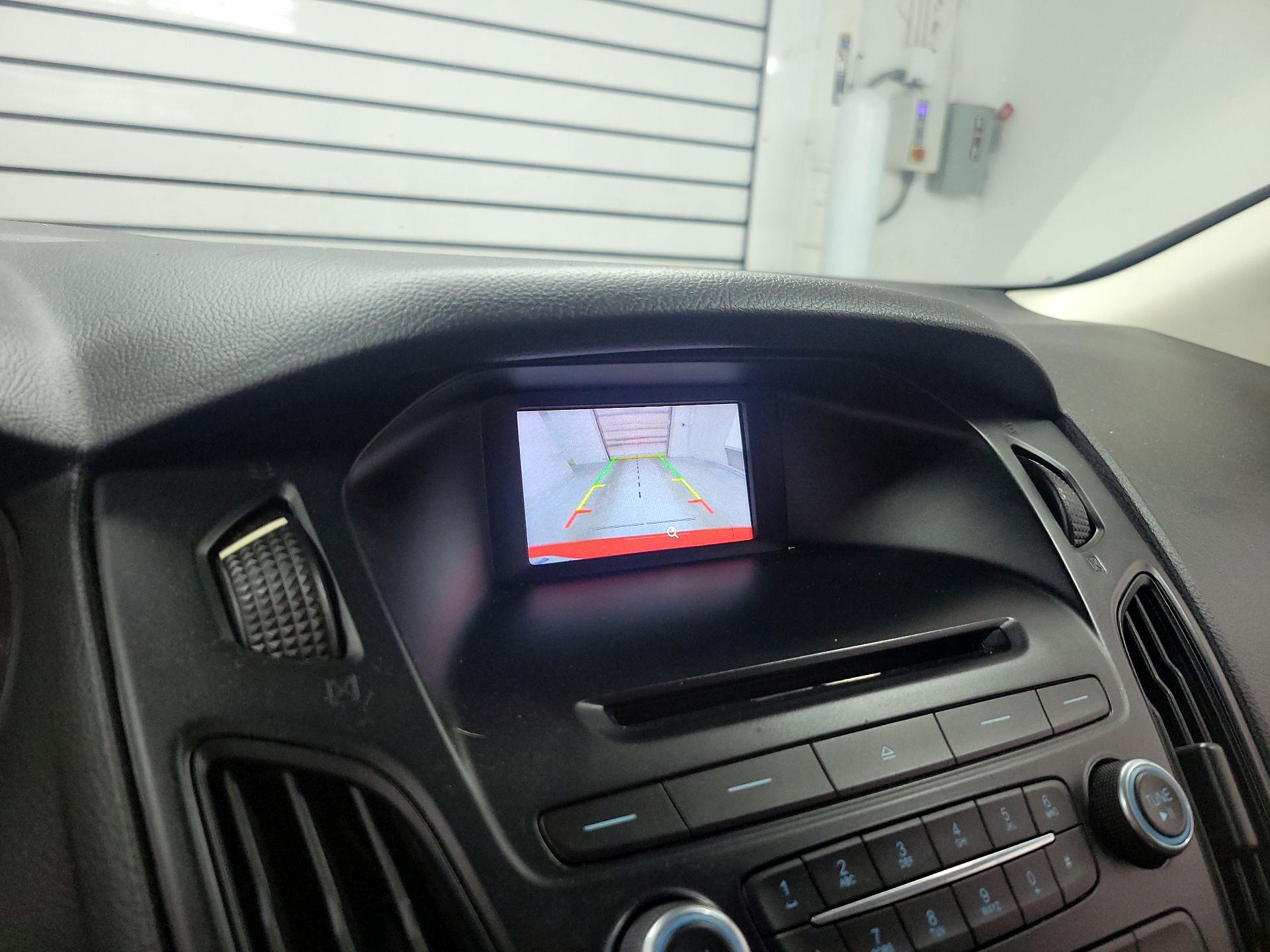 Thumbnail: 2016 Ford Focus - 14