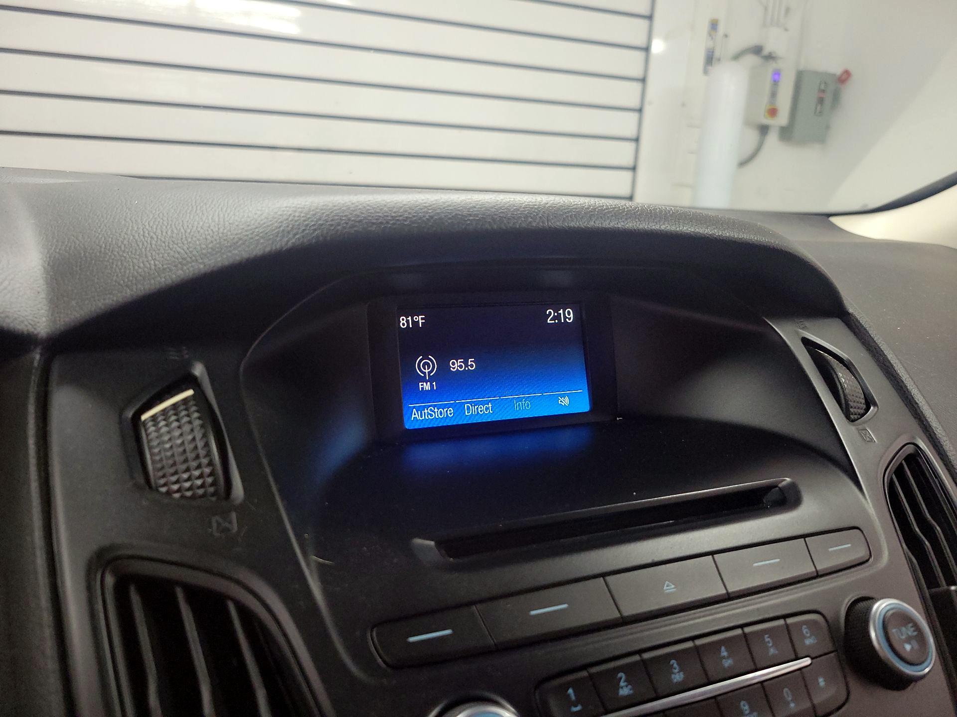 Thumbnail: 2016 Ford Focus - 15
