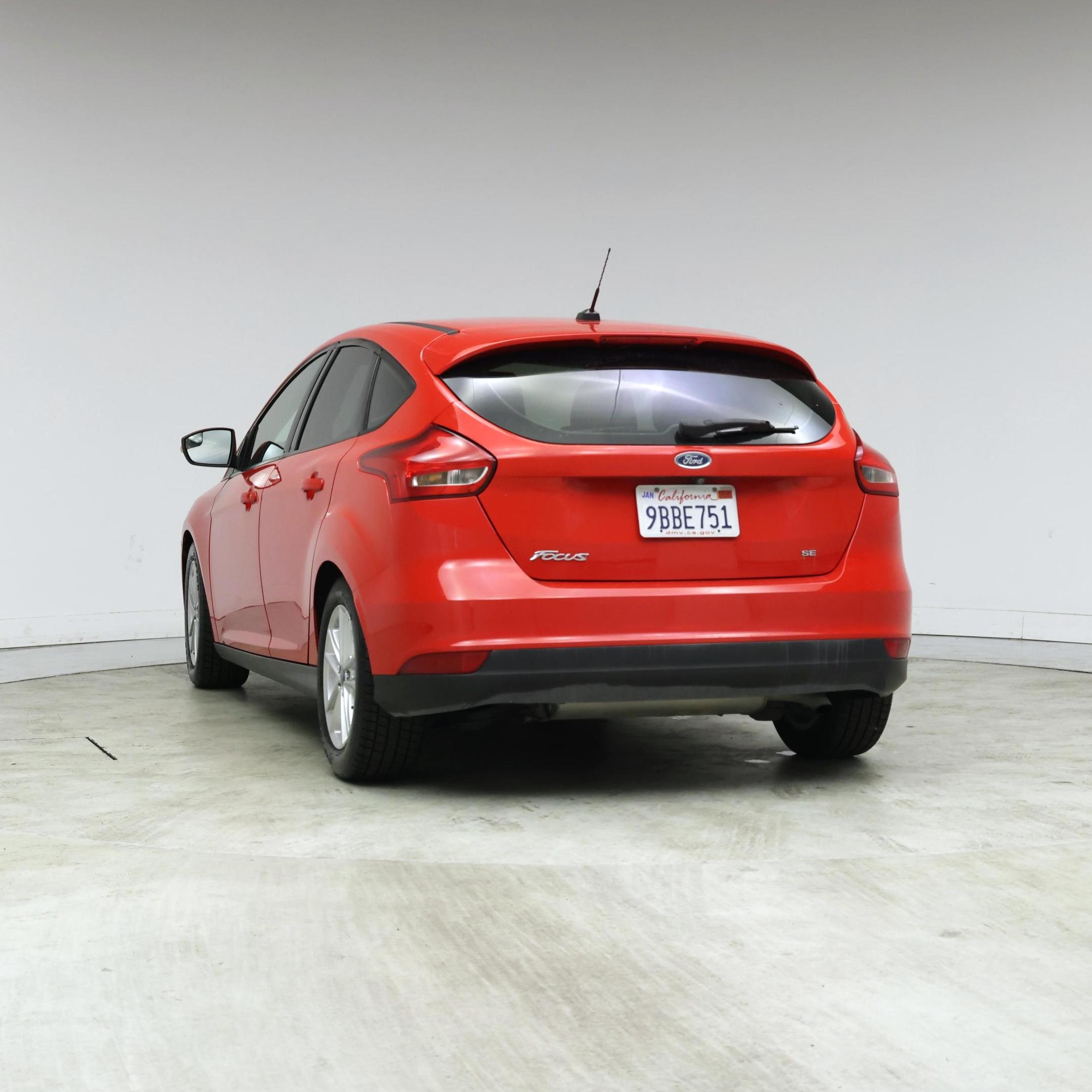 Thumbnail: 2016 Ford Focus - 6