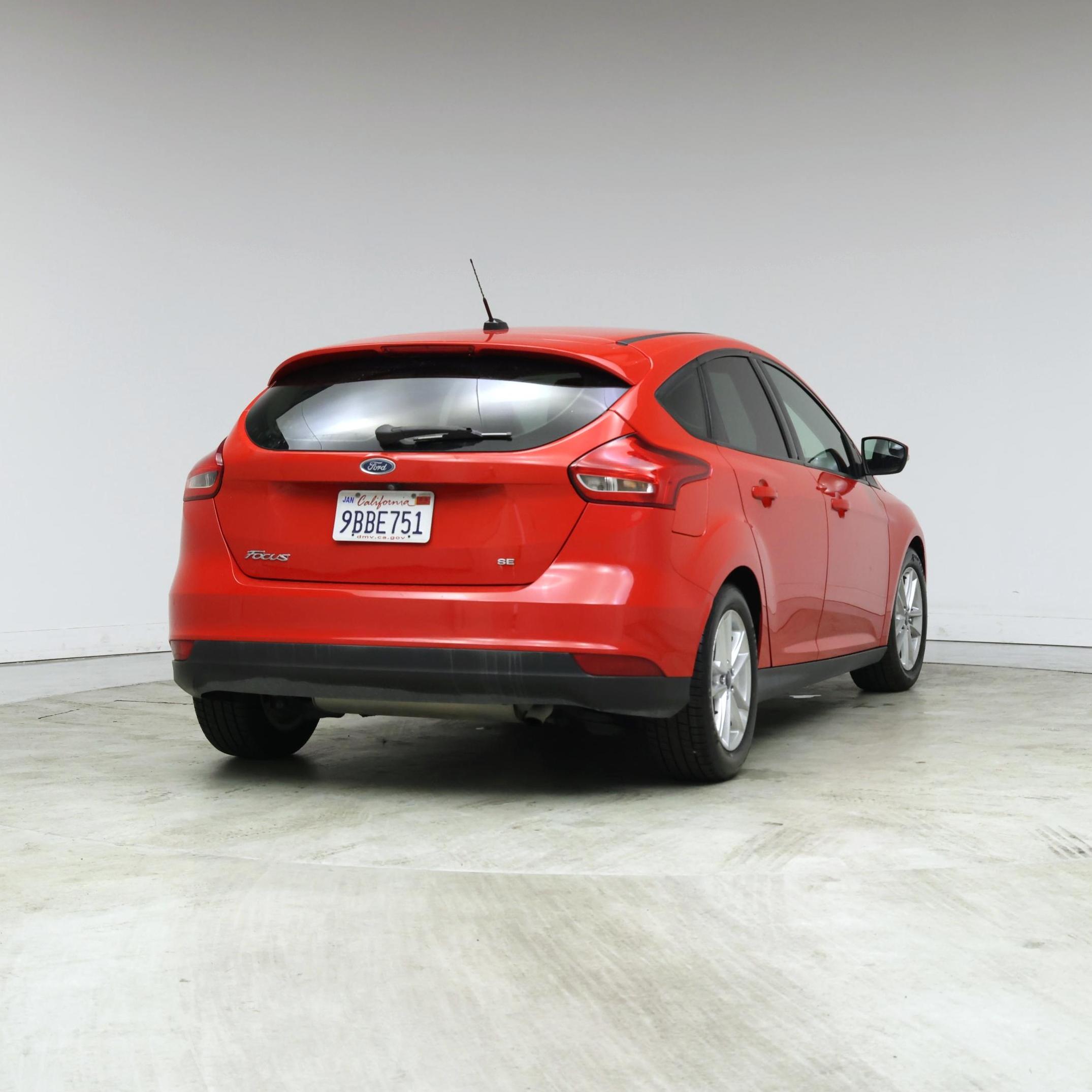 Thumbnail: 2016 Ford Focus - 8
