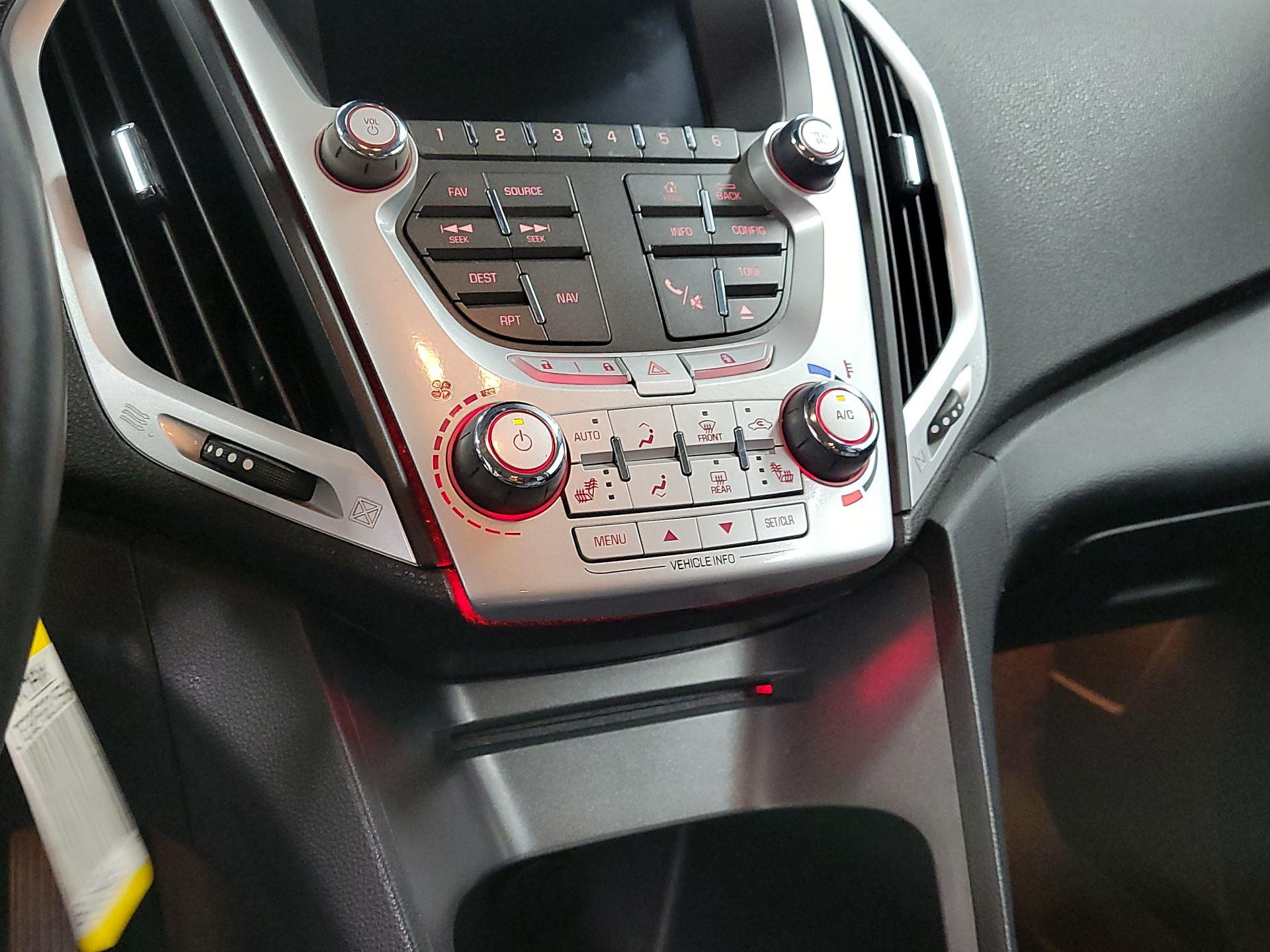 Thumbnail: 2015 GMC Terrain - 15