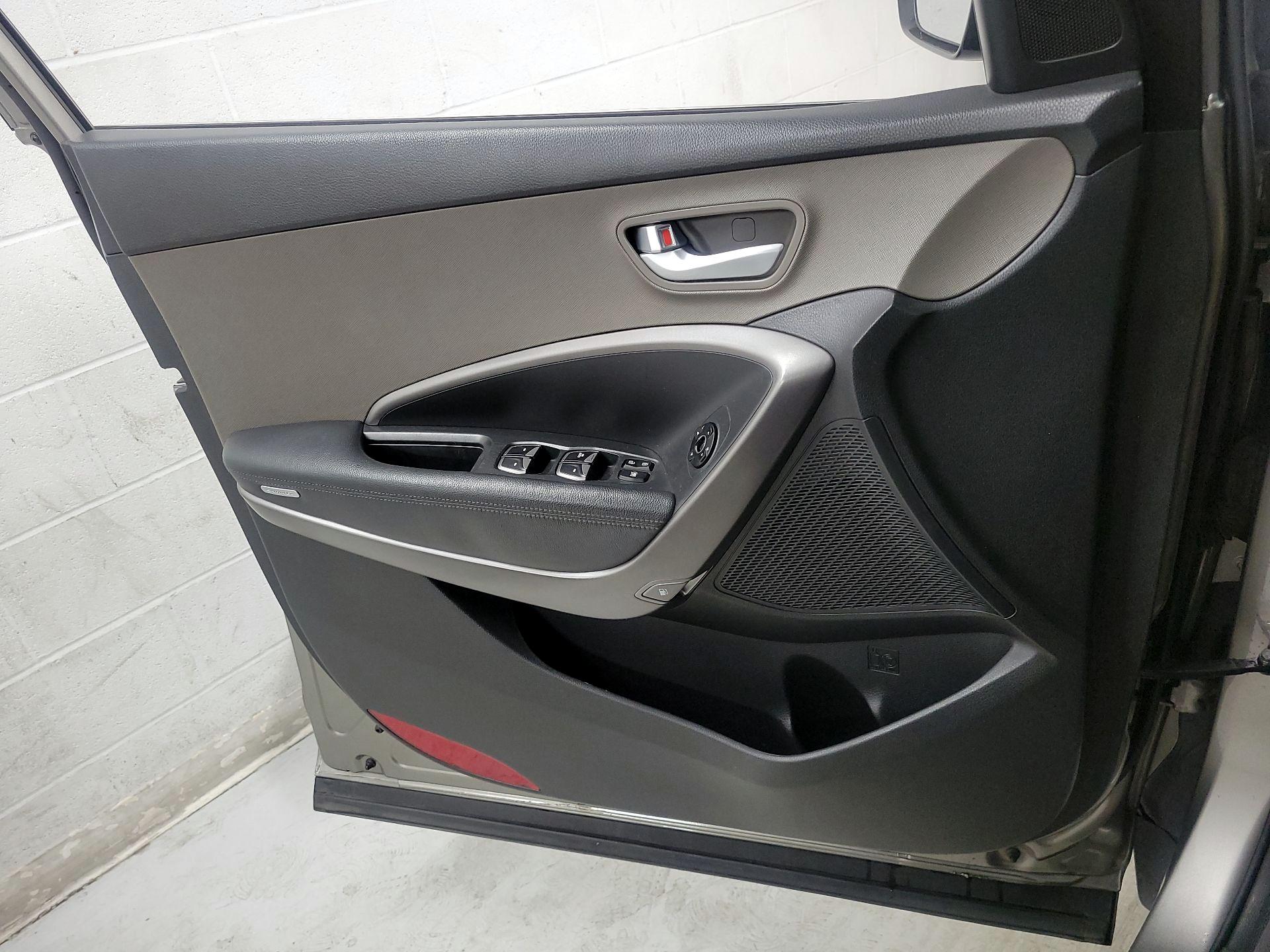 Thumbnail: 2013 Hyundai Santa Fe - 12