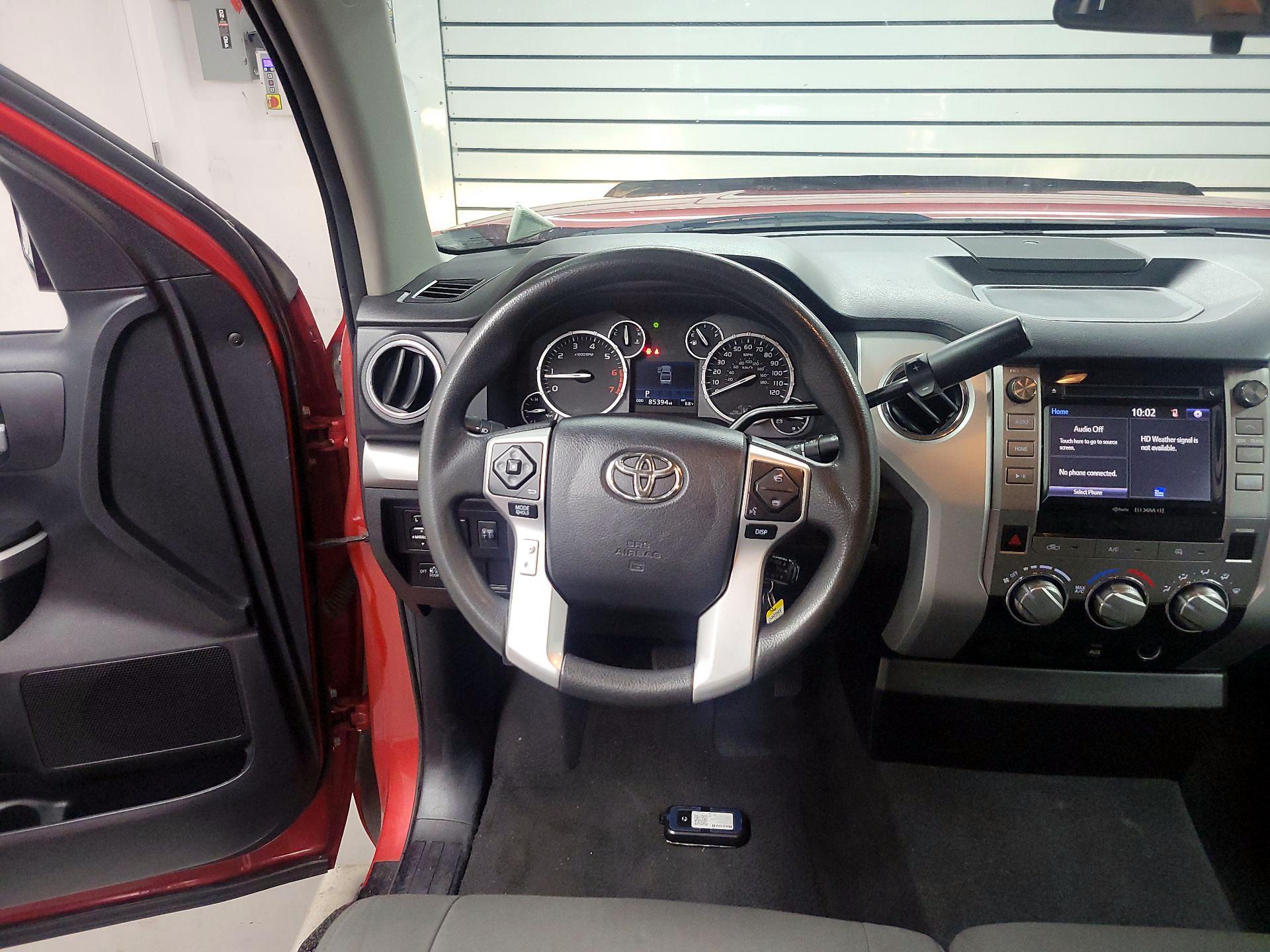 Thumbnail: 2015 Toyota Tundra - 10