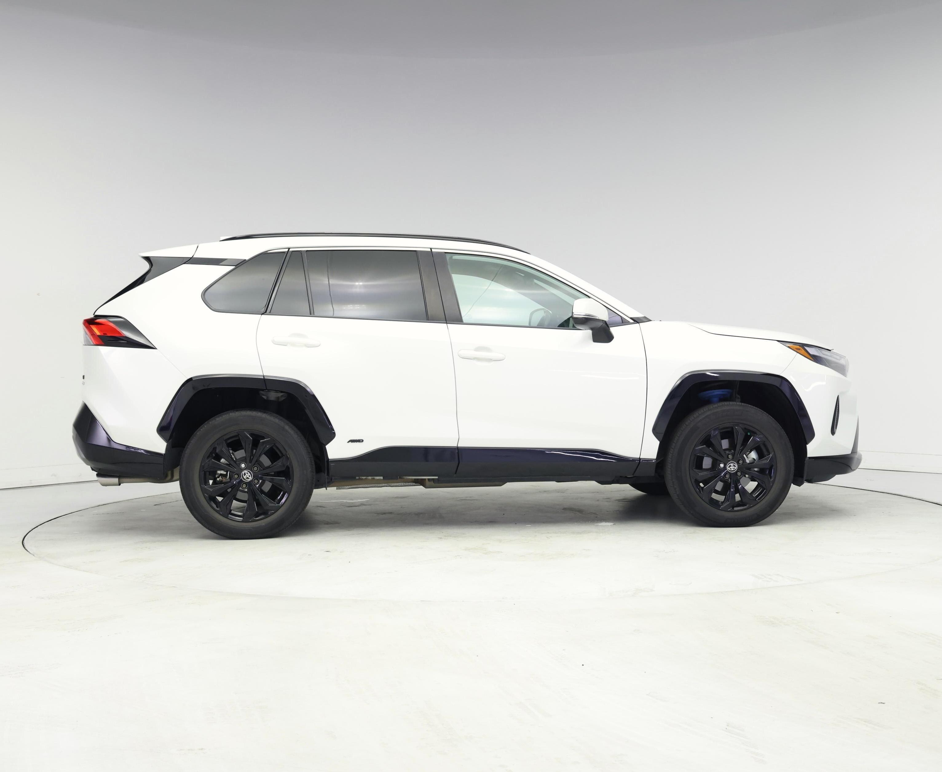 Thumbnail: 2022 Toyota RAV4 - 7