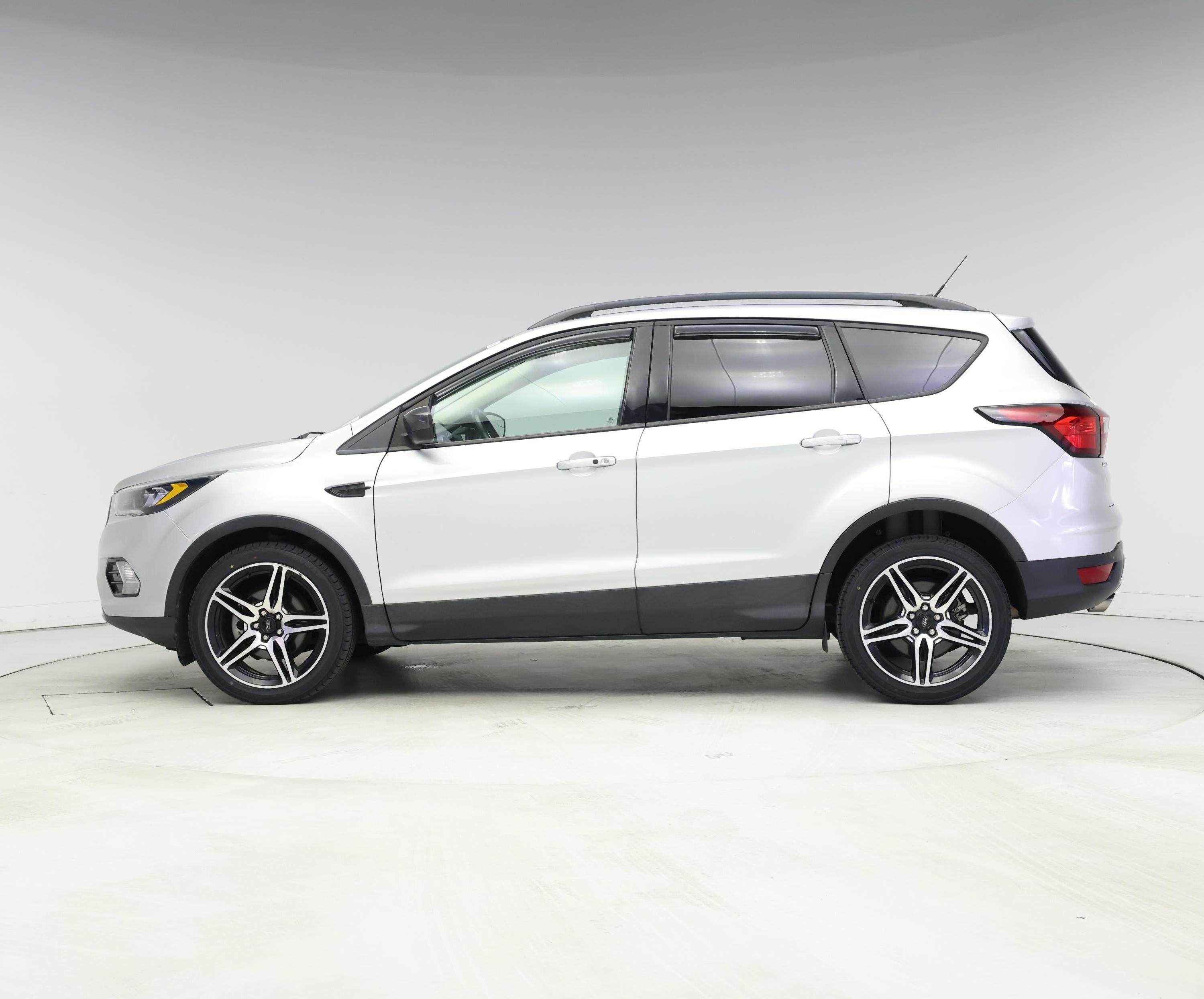 Thumbnail: 2019 Ford Escape - 3