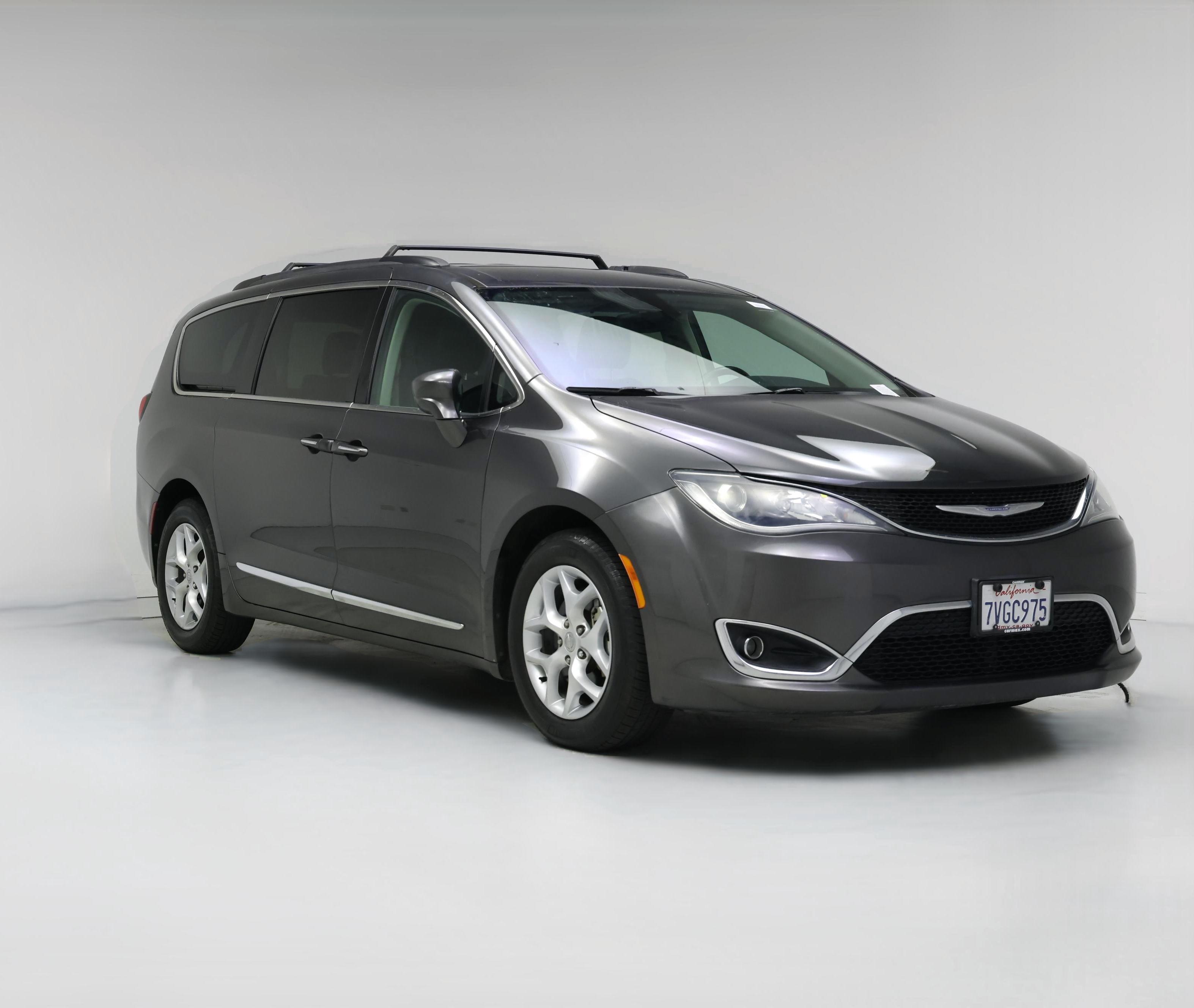 Thumbnail: 2017 Chrysler Pacifica - 1