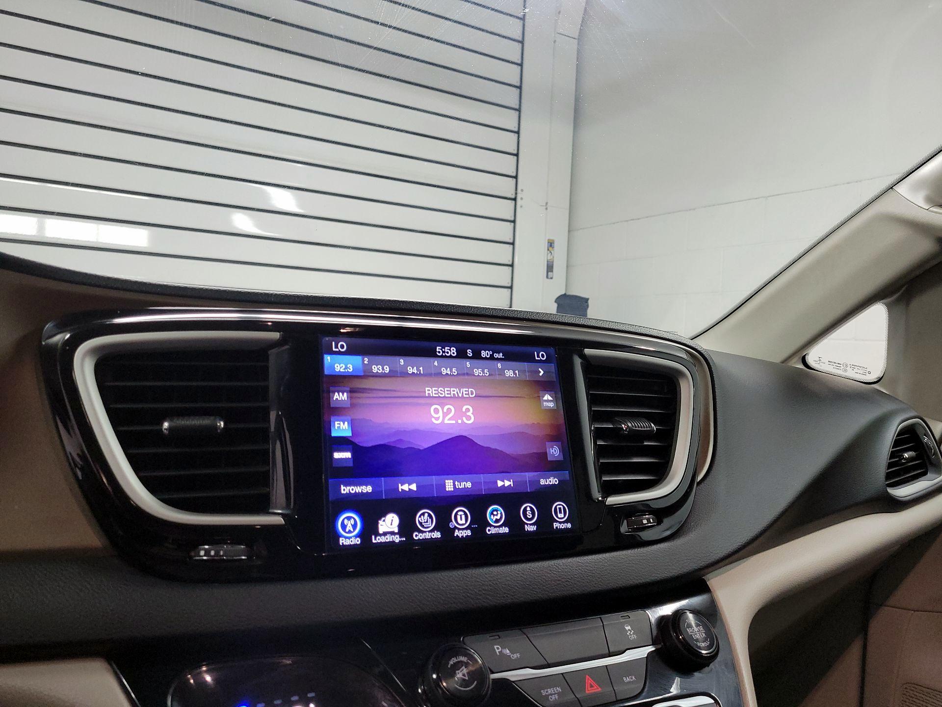 Thumbnail: 2017 Chrysler Pacifica - 15