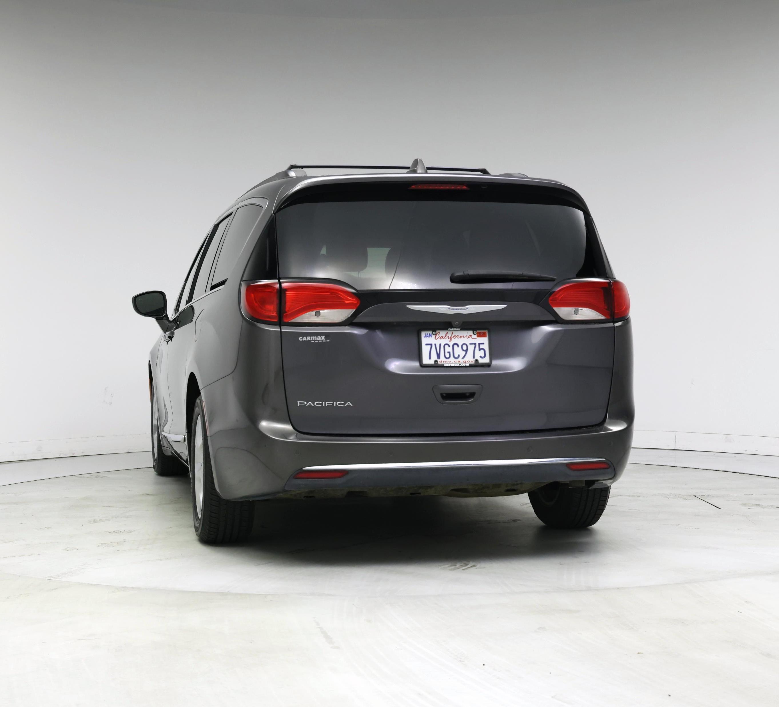 Thumbnail: 2017 Chrysler Pacifica - 6