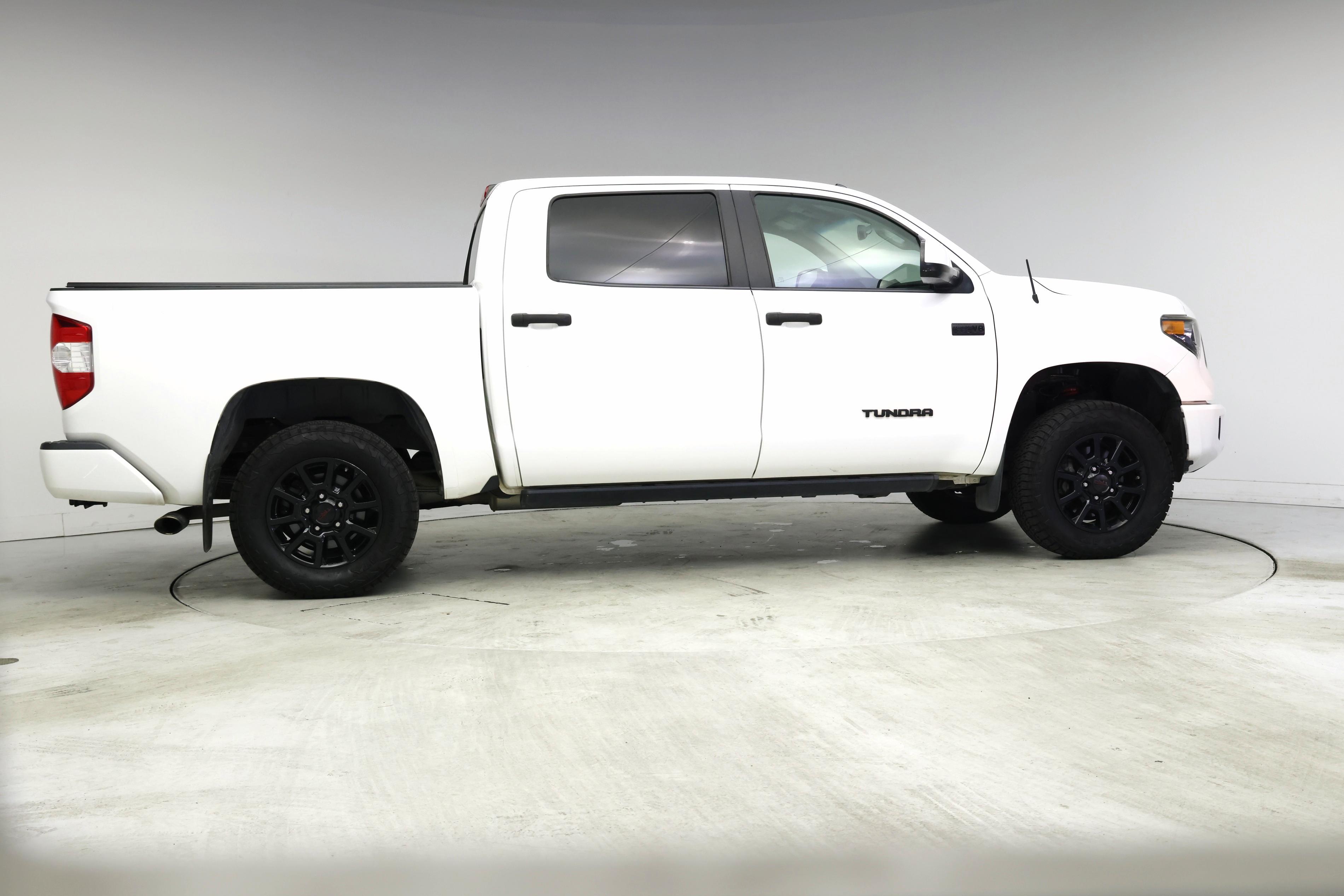 Thumbnail: 2017 Toyota Tundra - 7