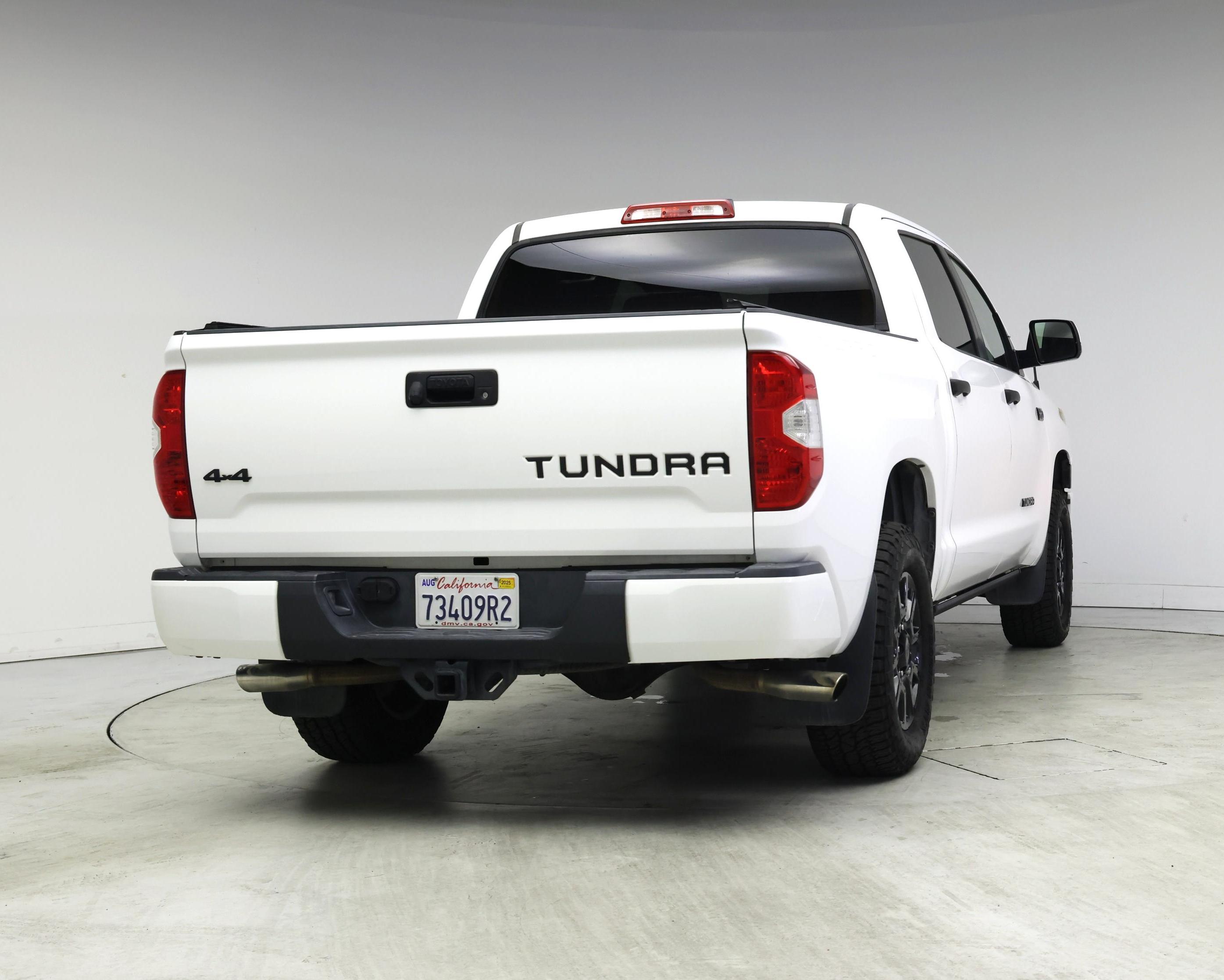 Thumbnail: 2017 Toyota Tundra - 8
