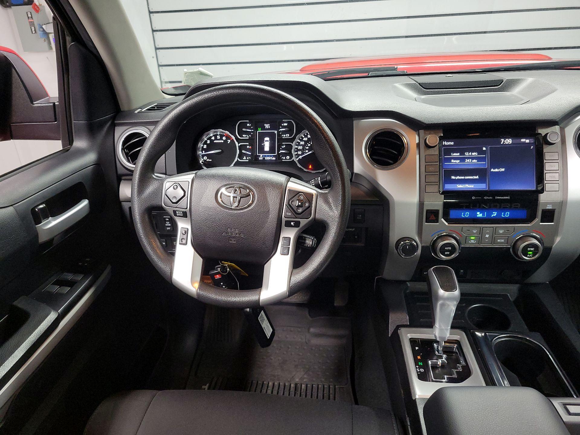 Thumbnail: 2021 Toyota Tundra - 10
