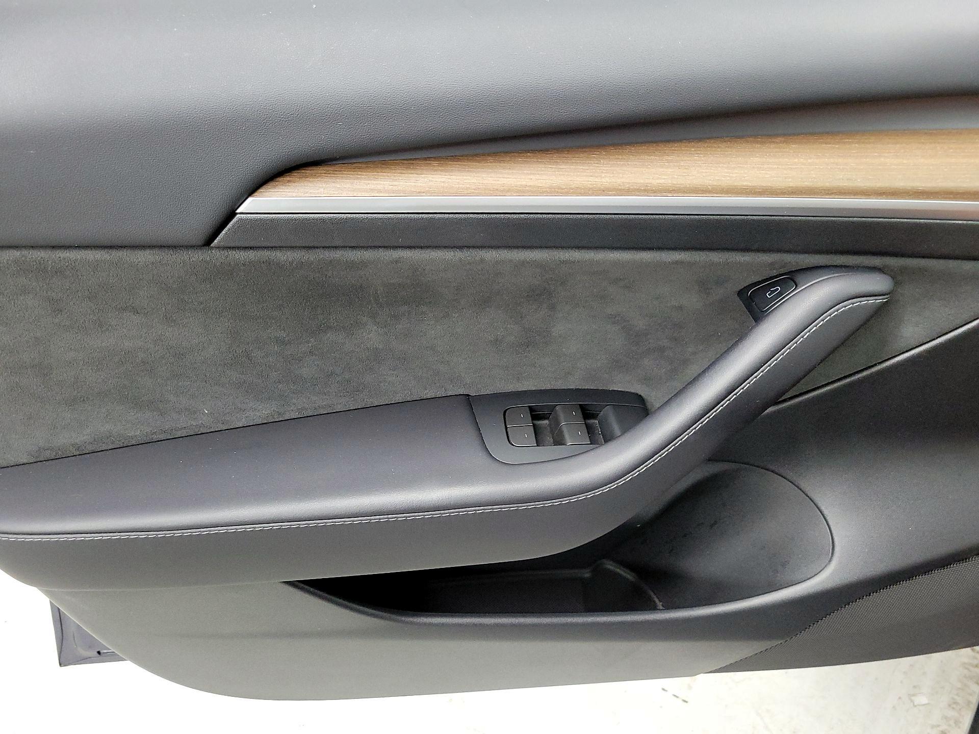 Thumbnail: 2023 Tesla Model 3 - 12