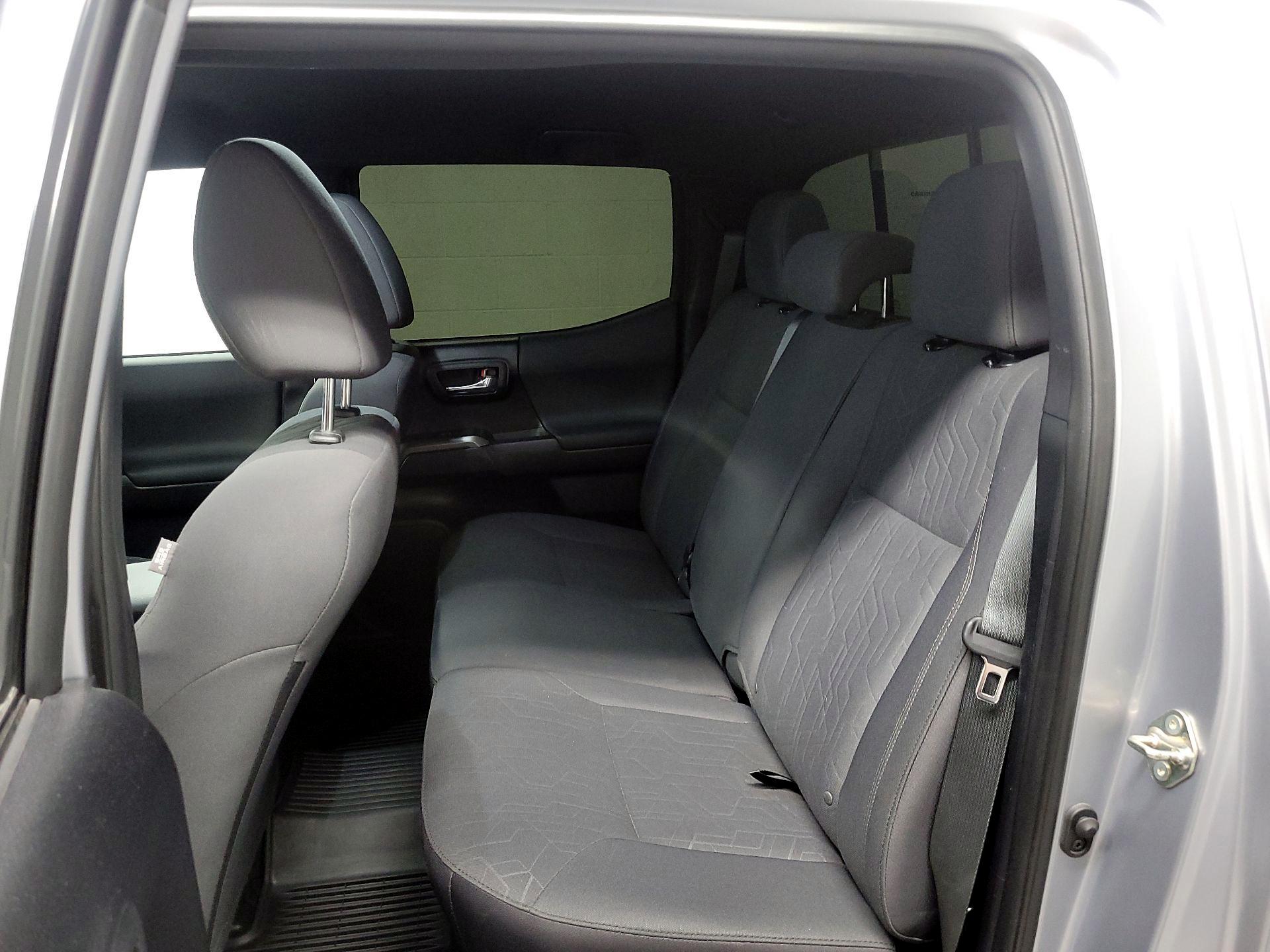 Thumbnail: 2019 Toyota Tacoma - 16