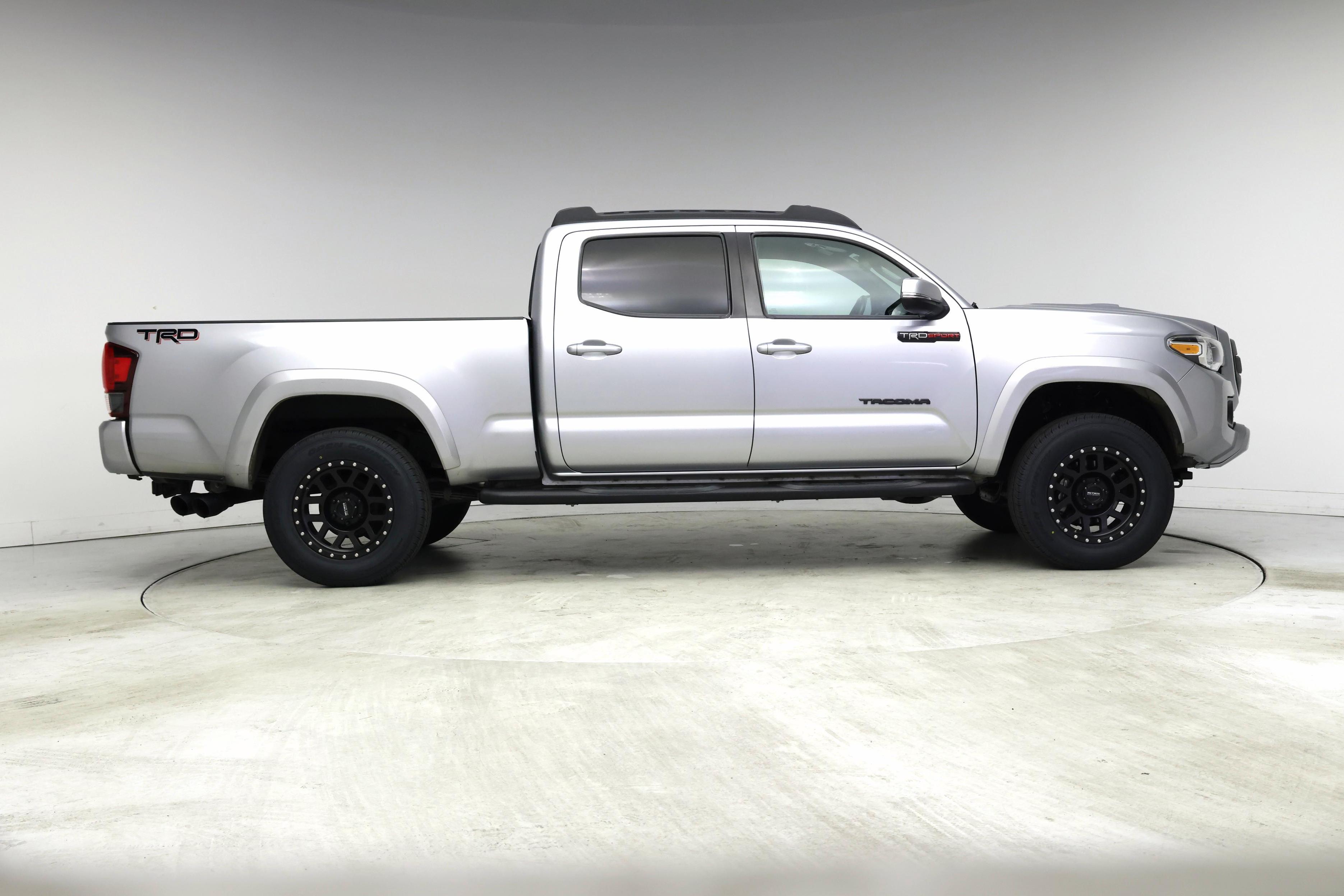 Thumbnail: 2019 Toyota Tacoma - 7