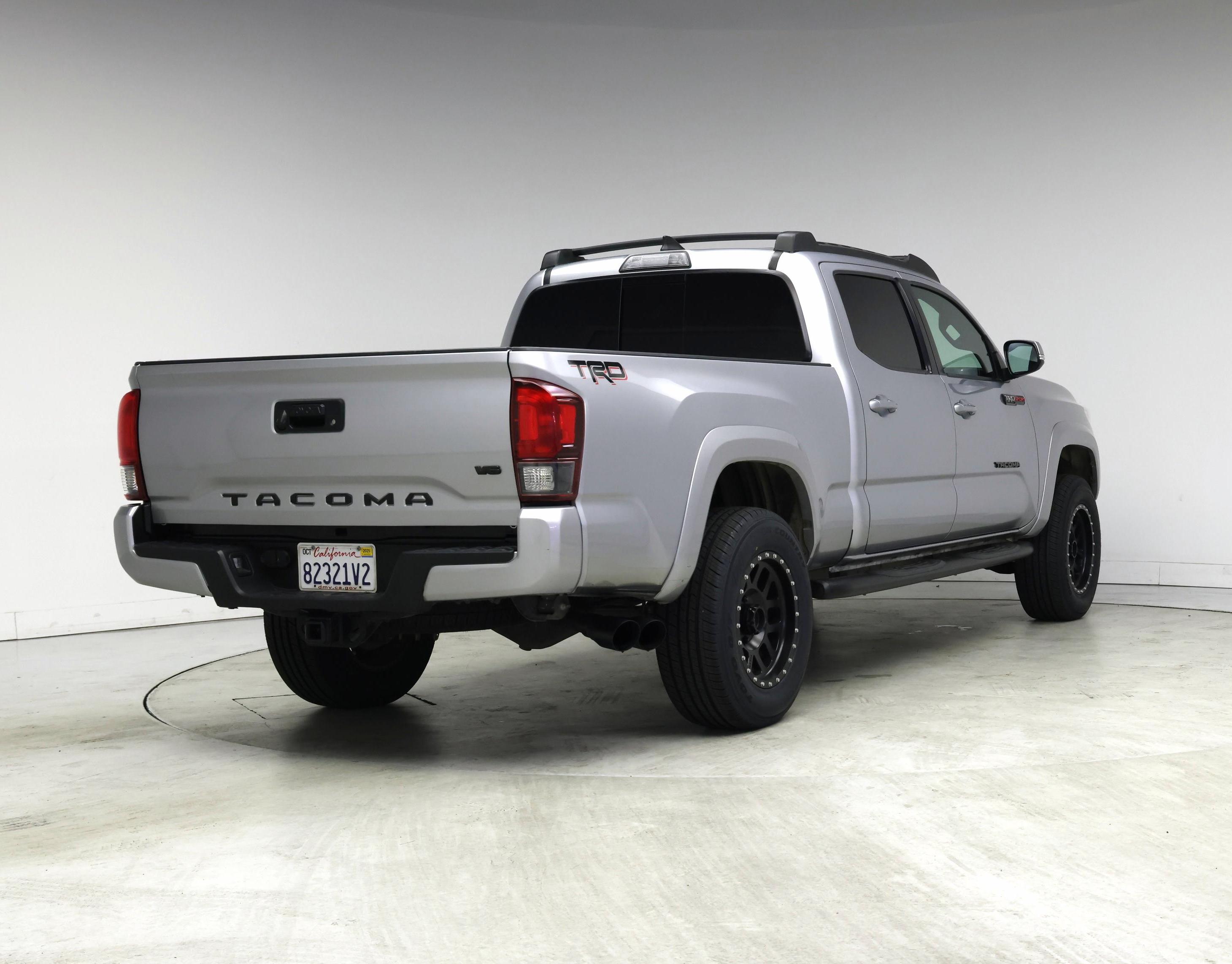 Thumbnail: 2019 Toyota Tacoma - 8