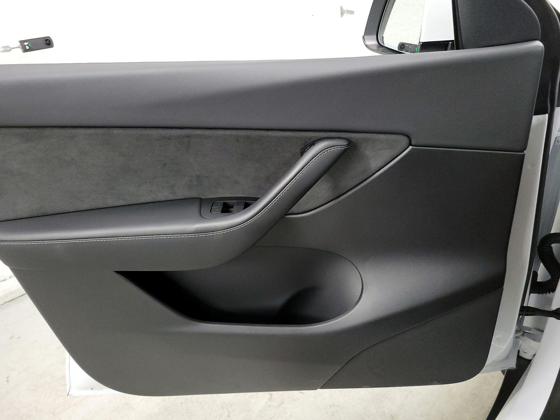 Thumbnail: 2022 Tesla Model Y - 12