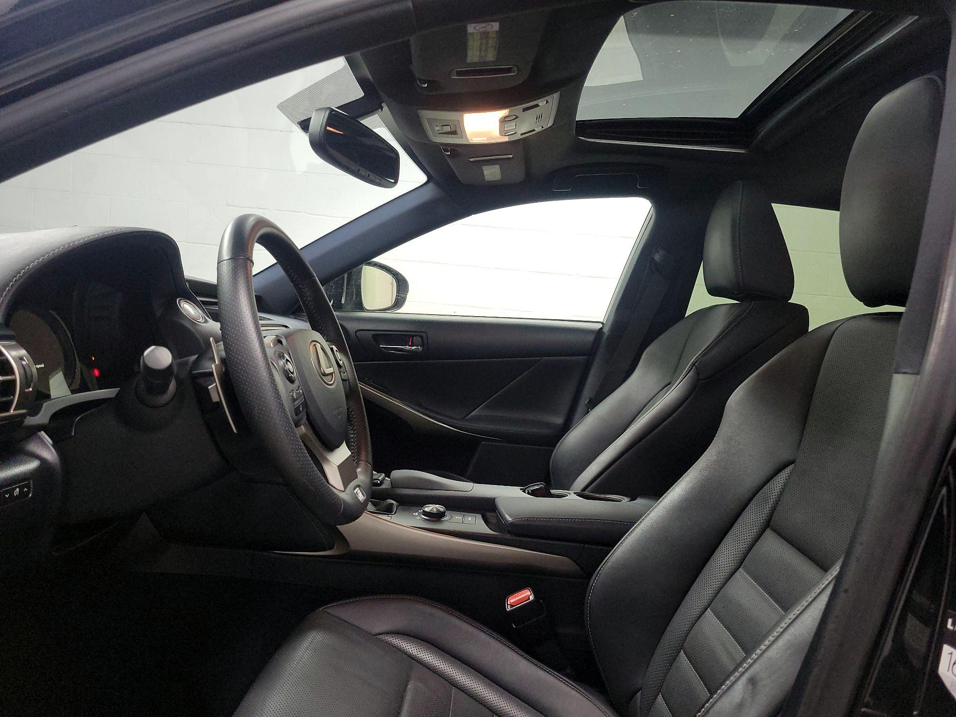 Thumbnail: 2015 Lexus IS - 18