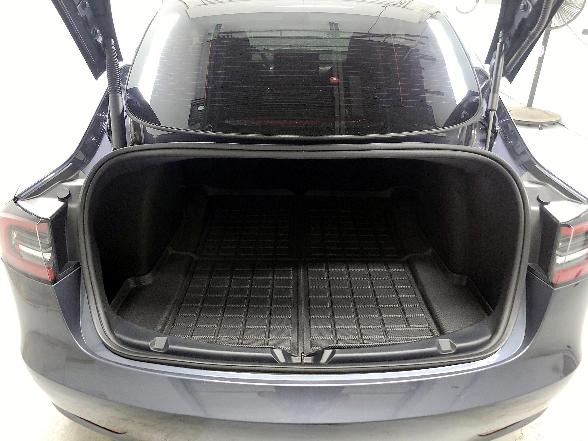 Thumbnail: 2023 Tesla Model 3 - 18