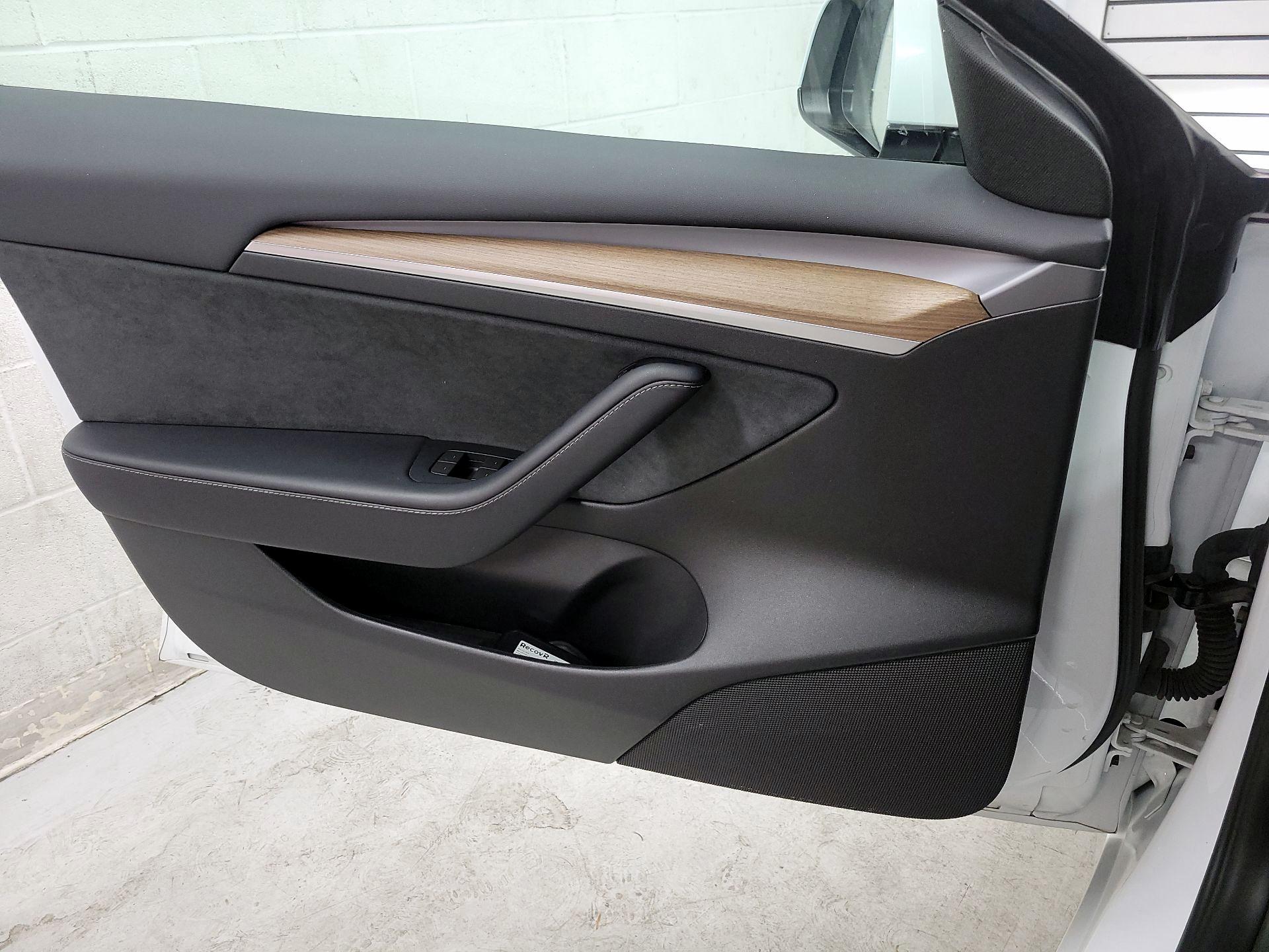 Thumbnail: 2023 Tesla Model 3 - 12