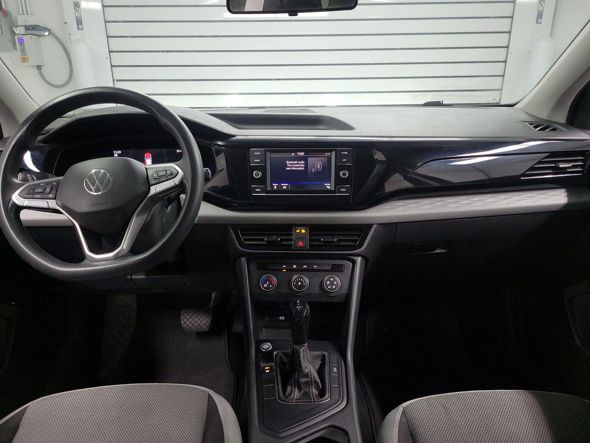 Thumbnail: 2022 Volkswagen Taos - 9