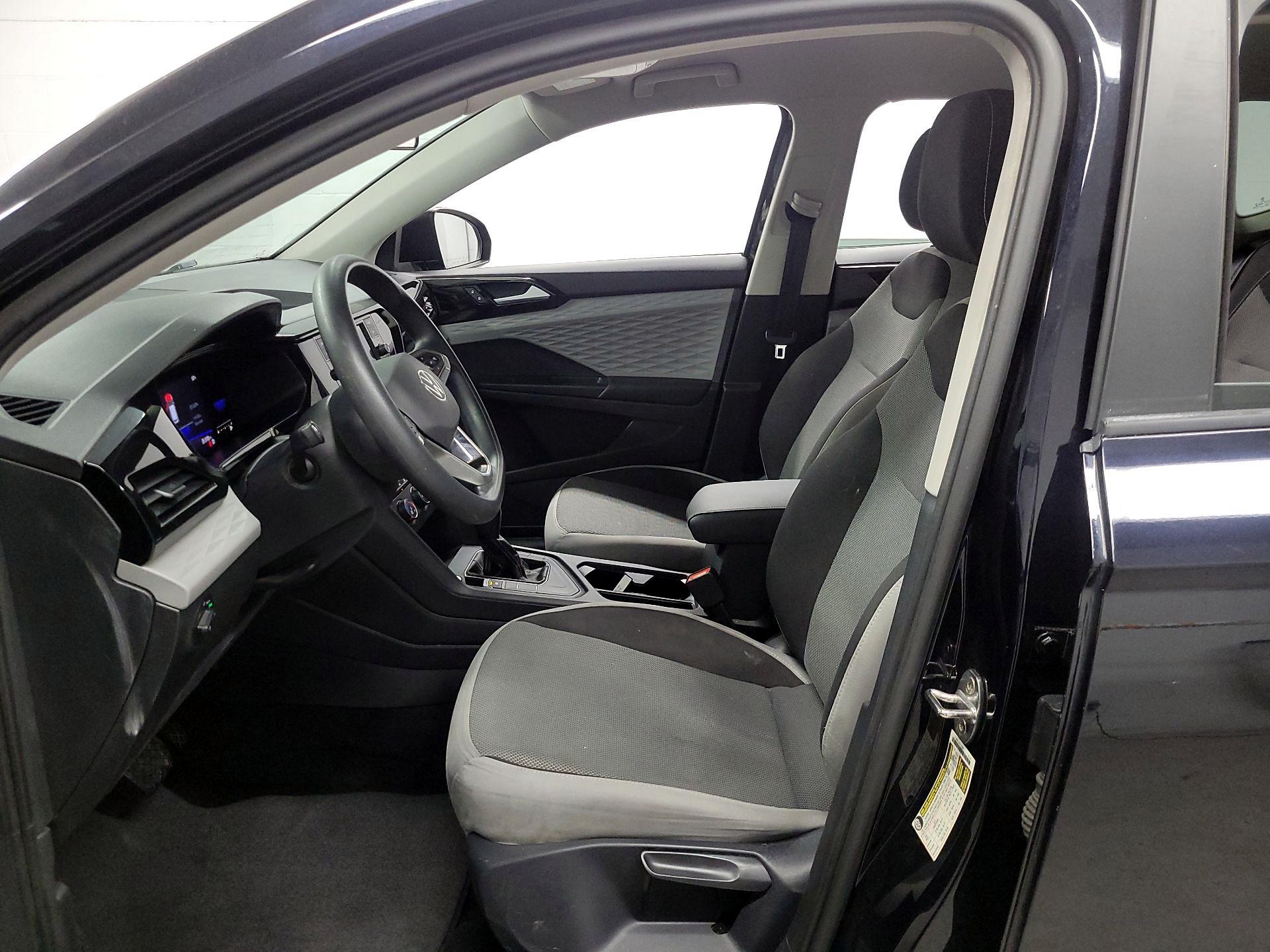 Thumbnail: 2022 Volkswagen Taos - 11