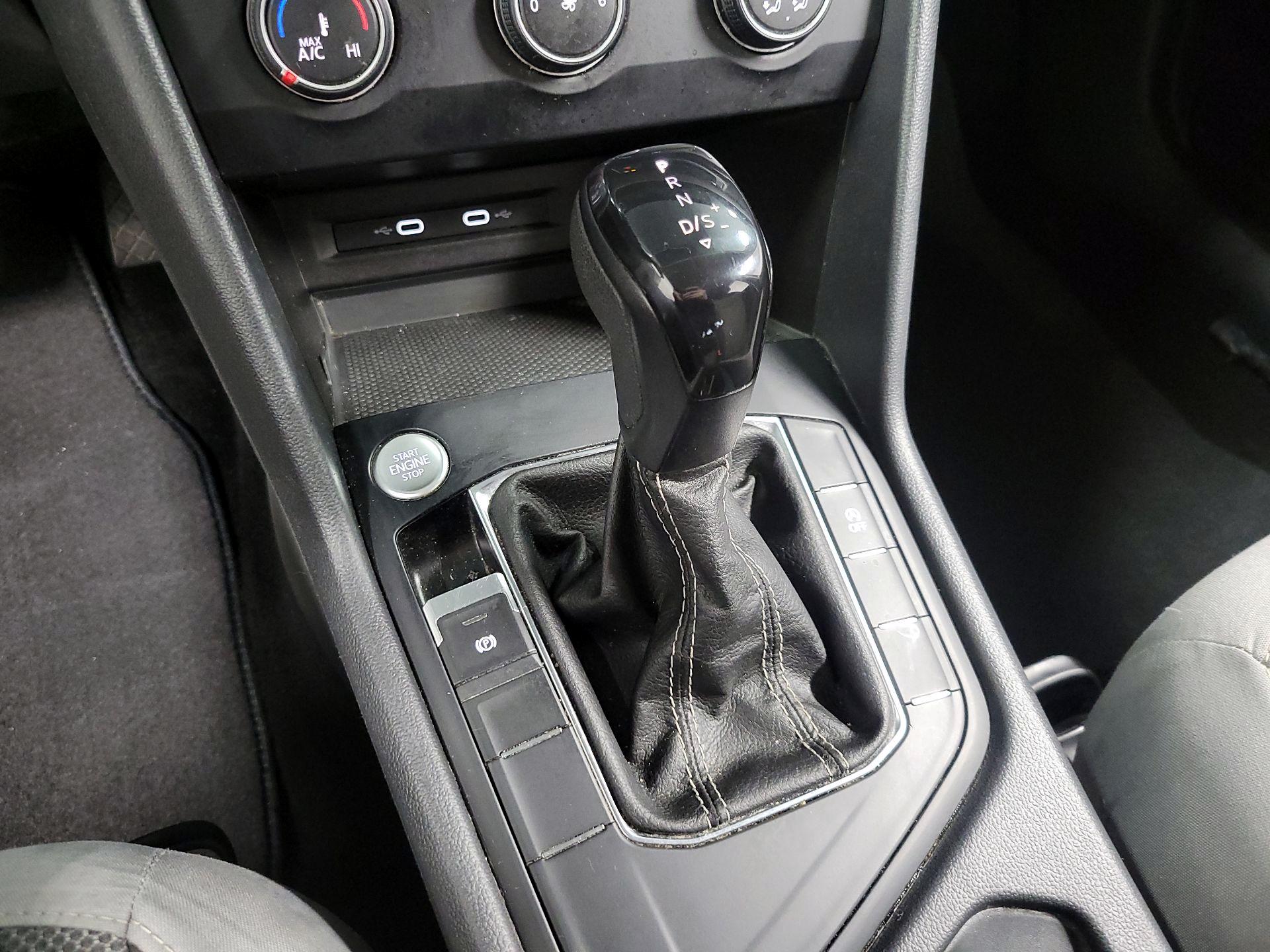 Thumbnail: 2022 Volkswagen Taos - 17