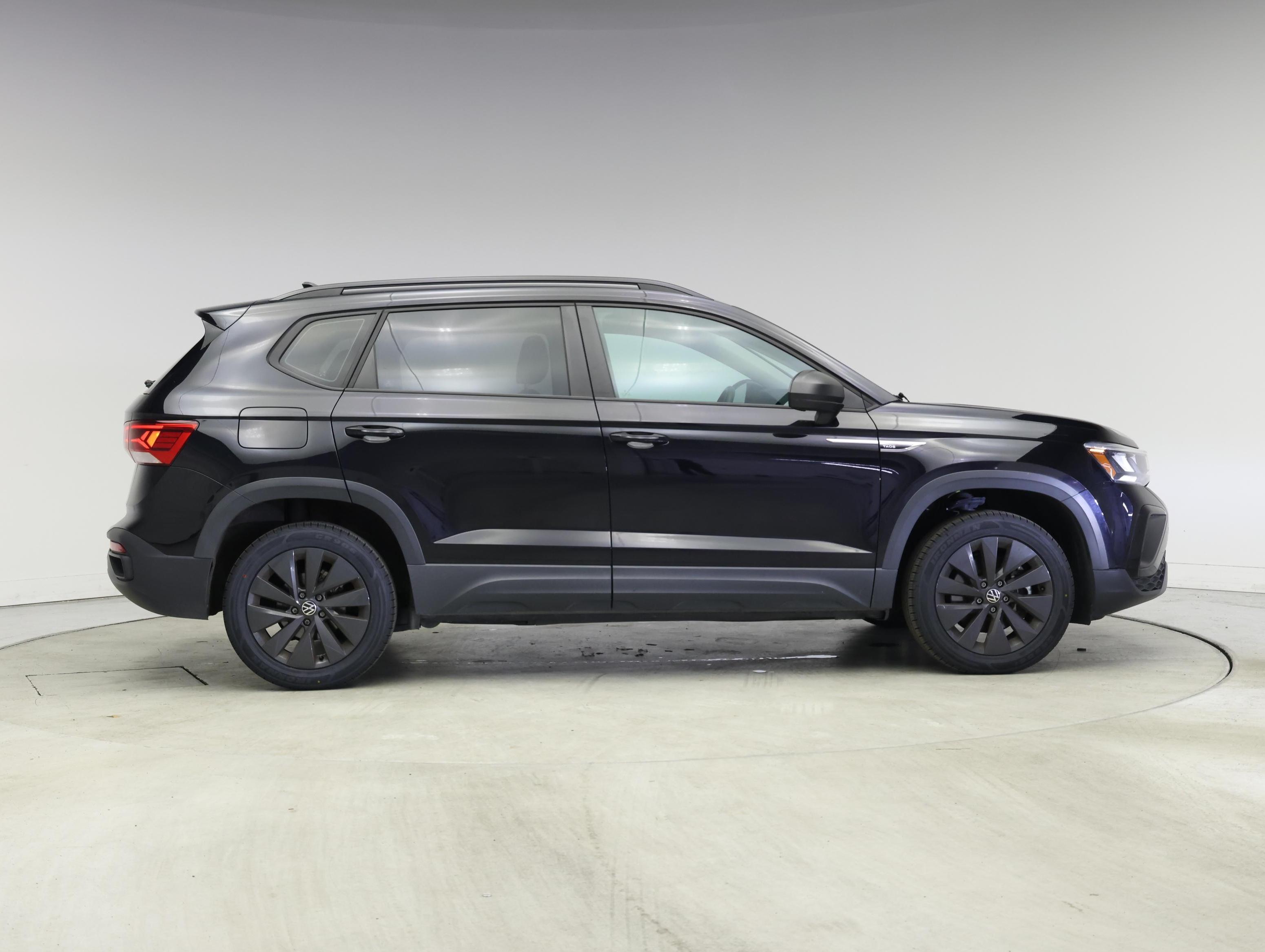 Thumbnail: 2022 Volkswagen Taos - 7