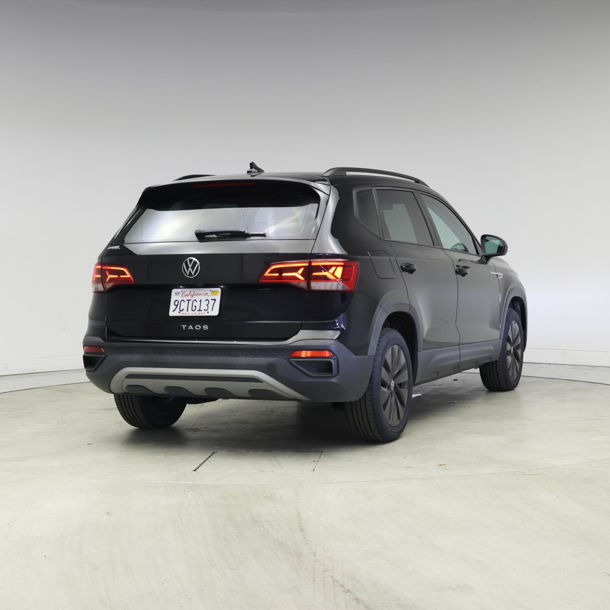 Thumbnail: 2022 Volkswagen Taos - 8