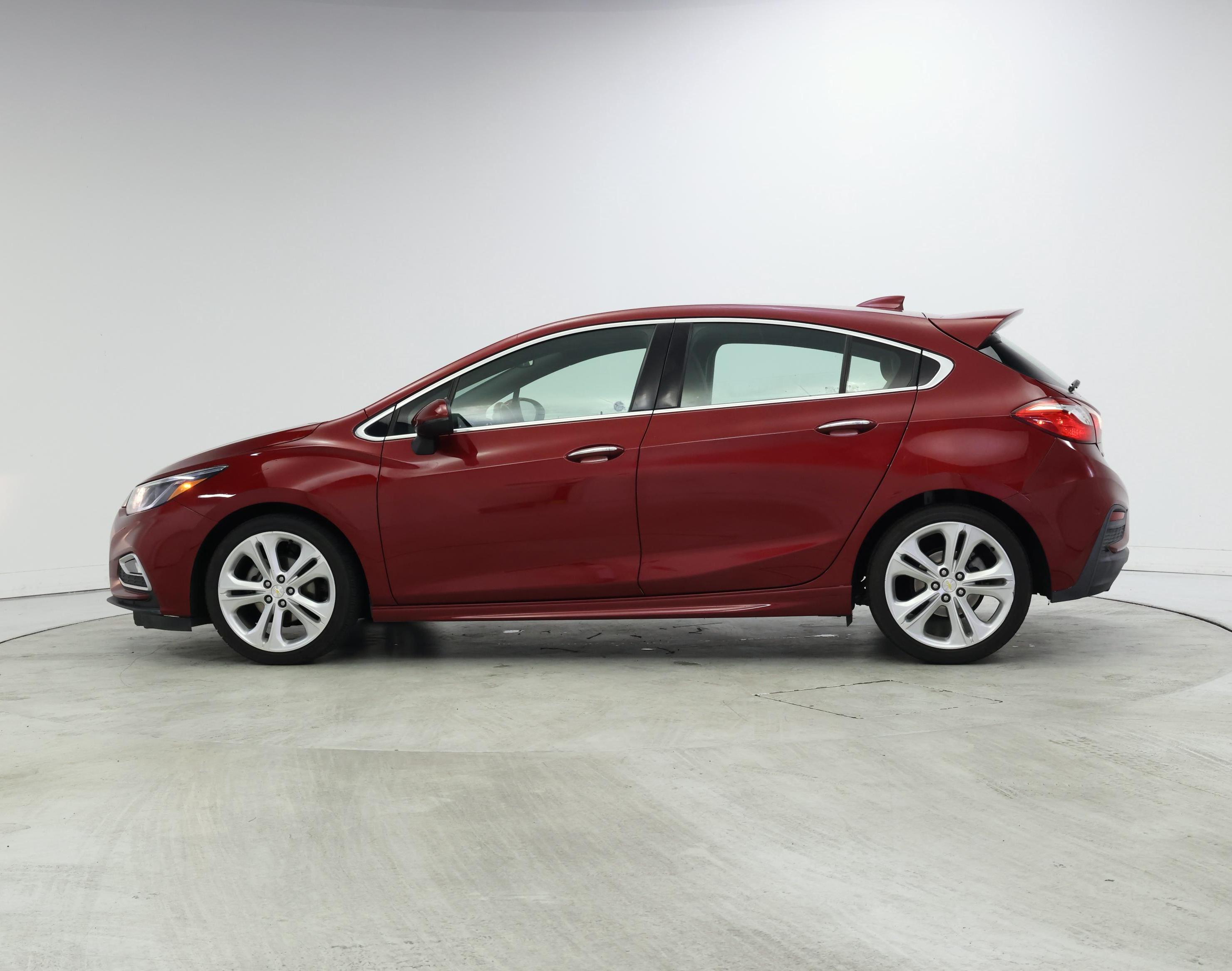 Thumbnail: 2017 Chevrolet Cruze - 3
