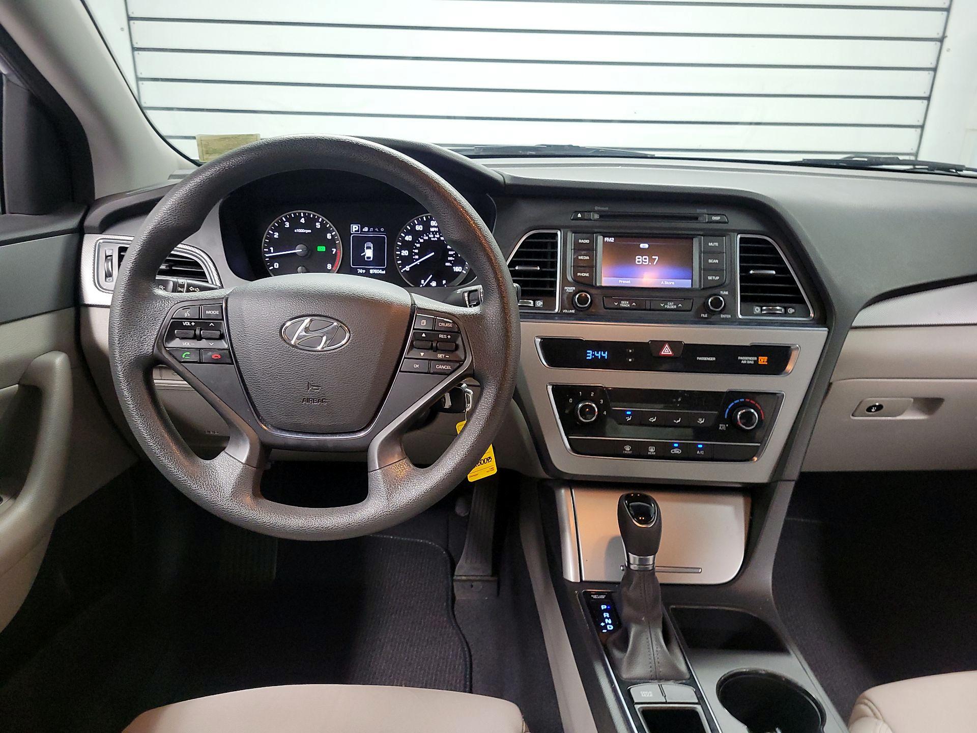Thumbnail: 2015 Hyundai Sonata - 9