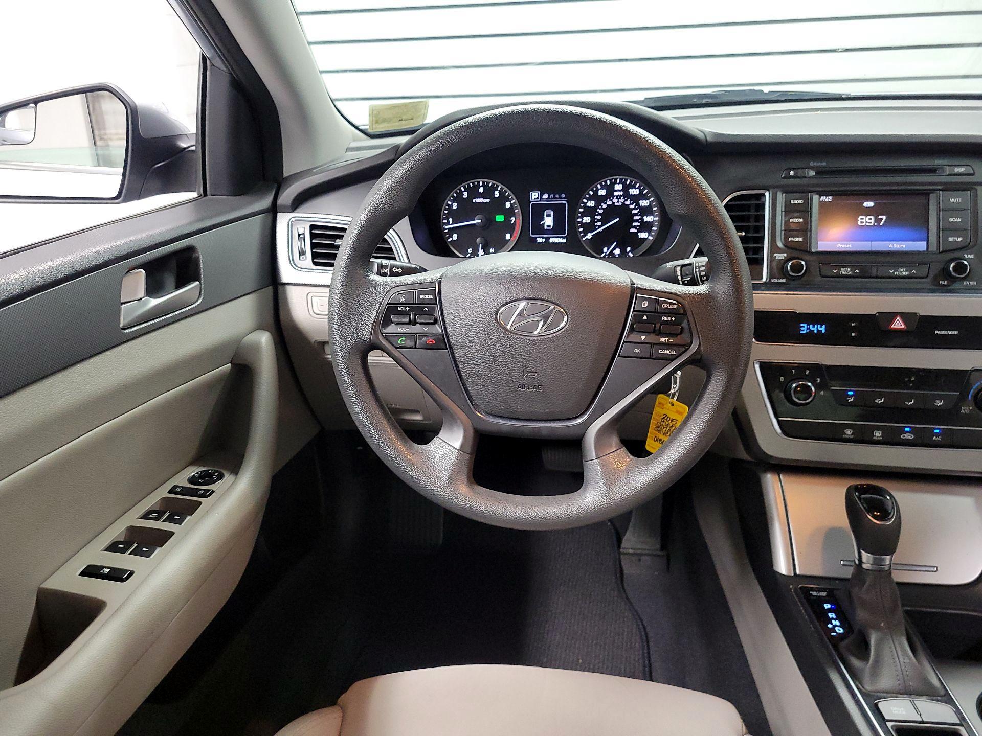 Thumbnail: 2015 Hyundai Sonata - 10
