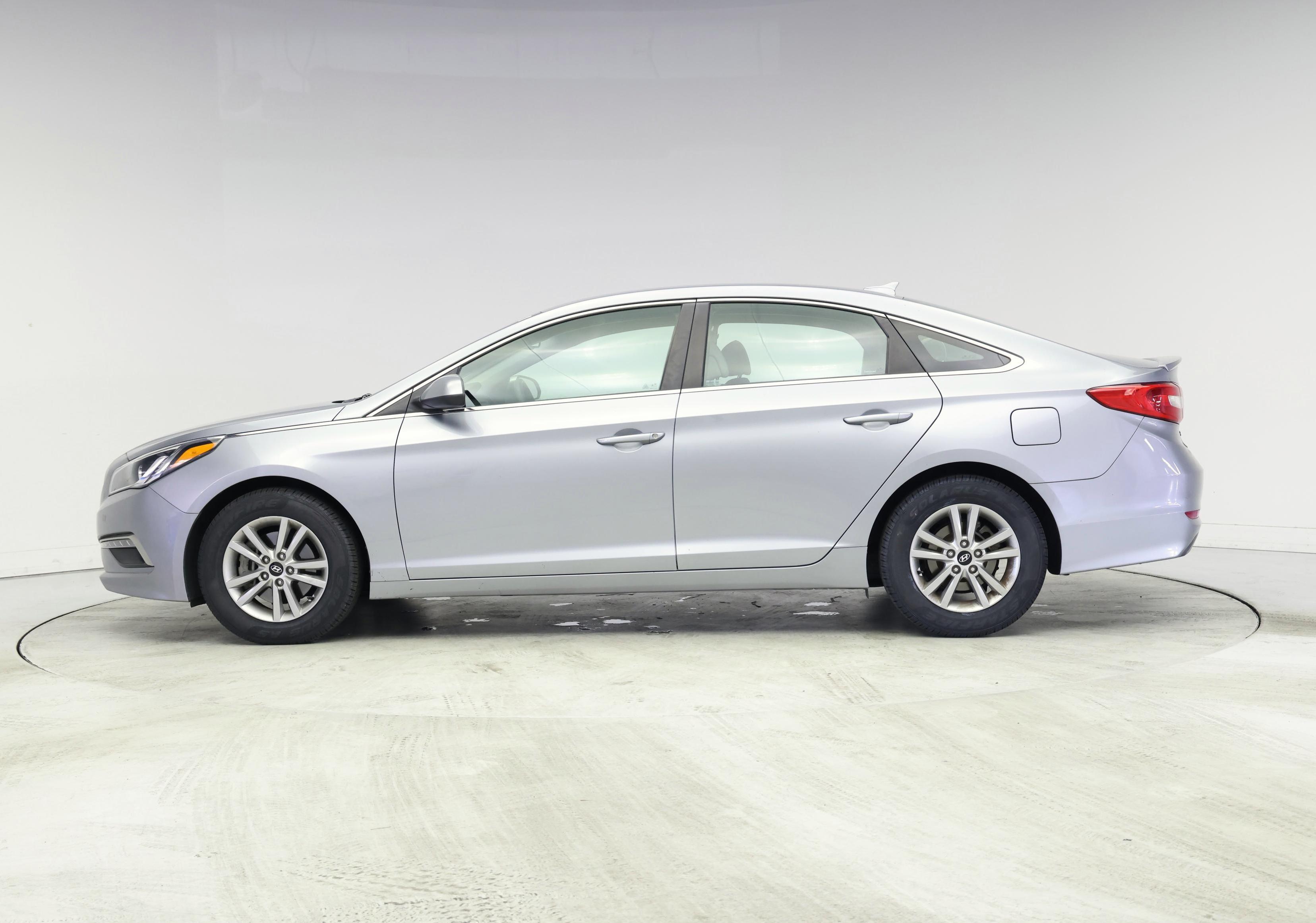 Thumbnail: 2015 Hyundai Sonata - 3